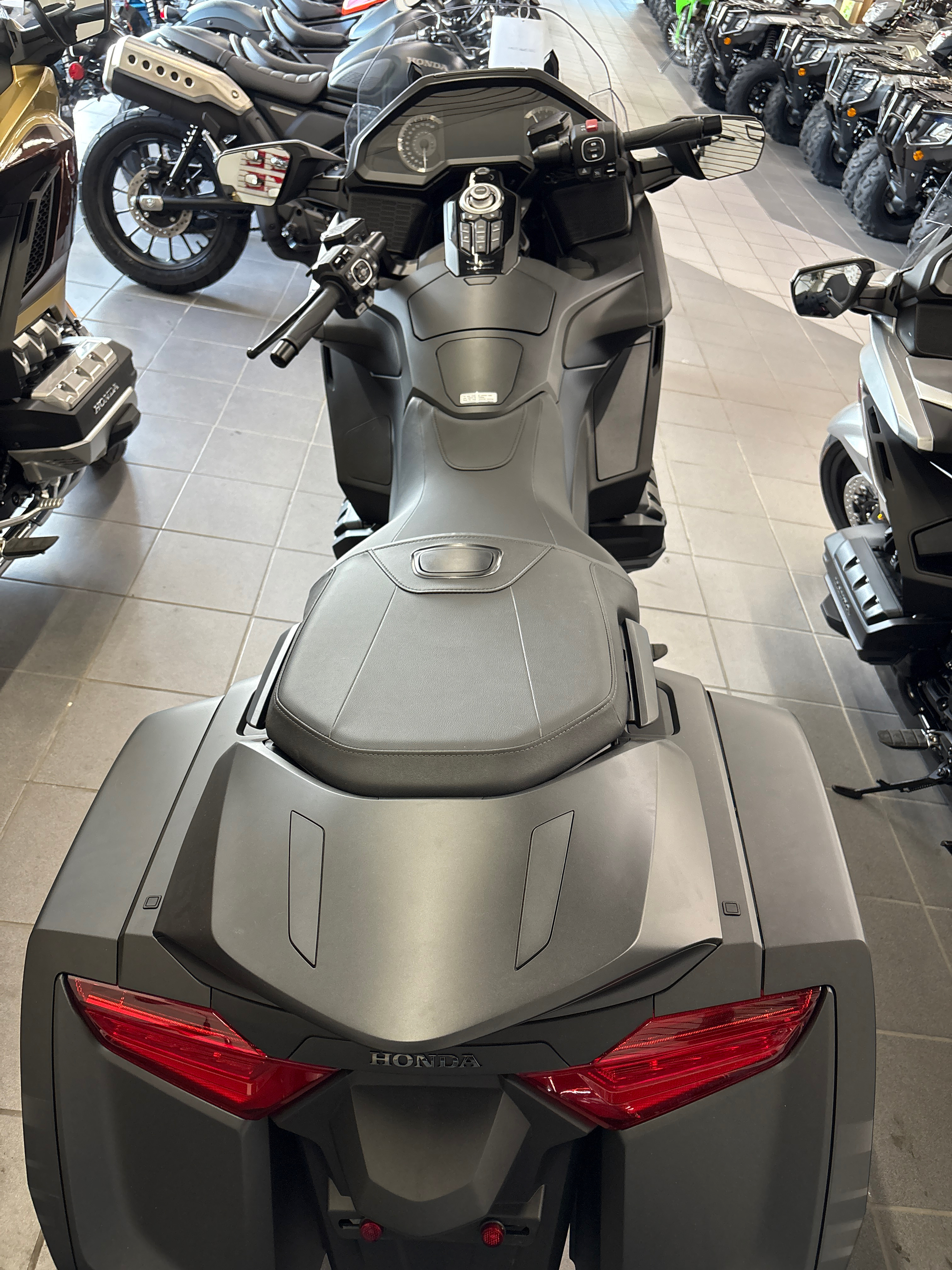 2025 Honda GOLDWING 50th Anniversary - Photo 2