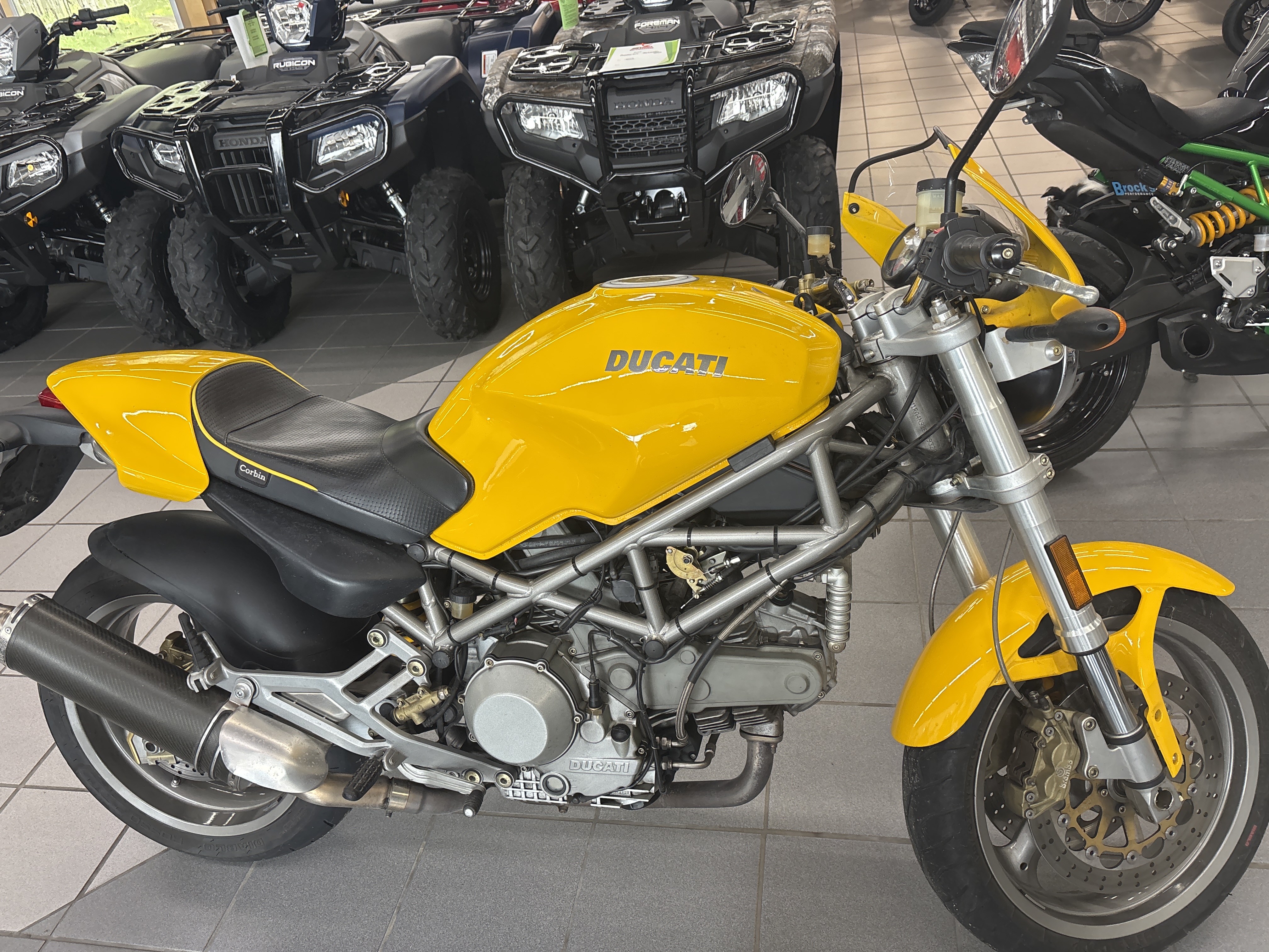 2002 Ducati MONSTER 900 - Photo 2
