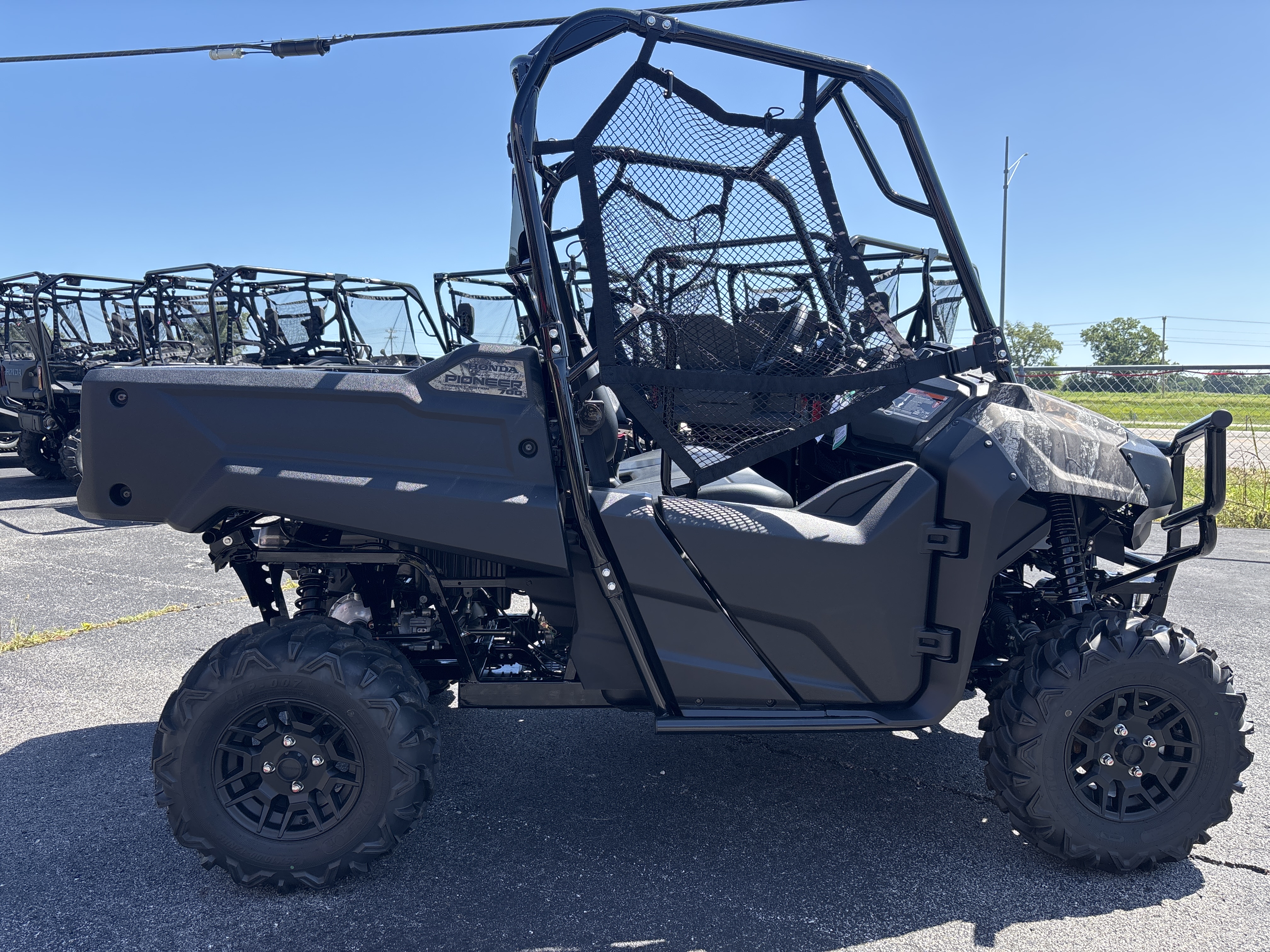 2025 Honda PIONEER 700 FOREST Forest - Photo 3