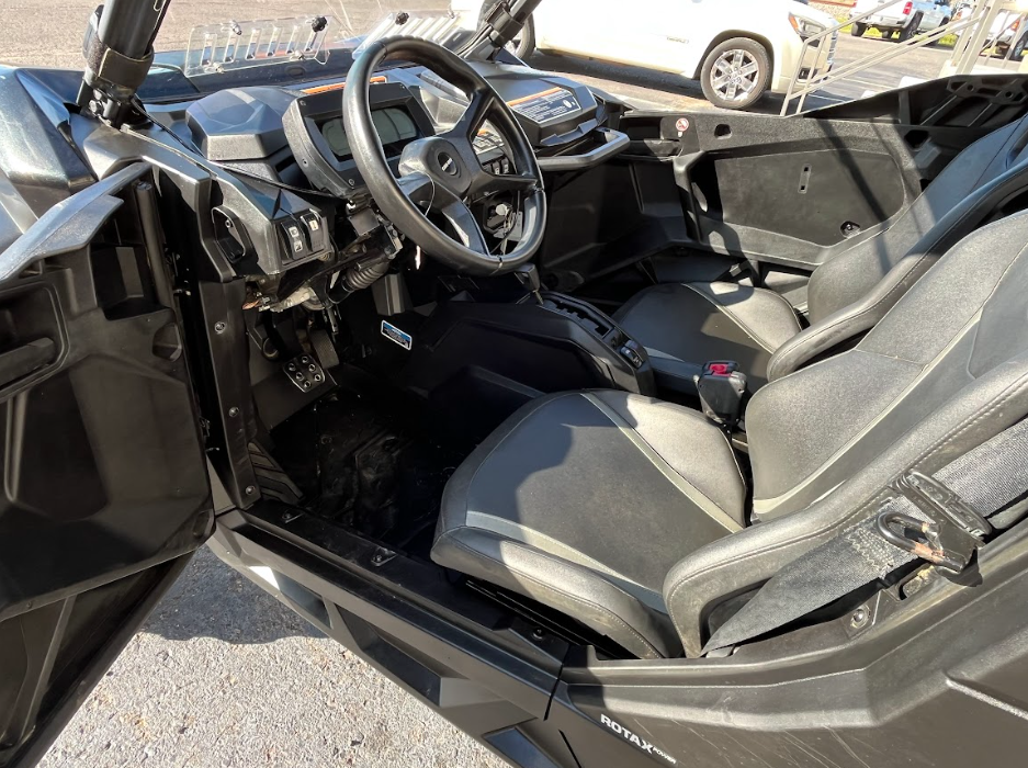 2024 Can-Am Commander XT 700 Red / Black - Photo 6