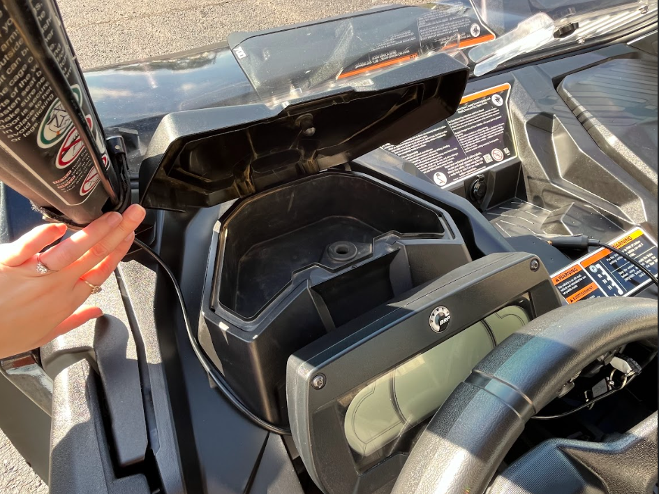 2024 Can-Am Commander XT 700 Red / Black - Photo 7