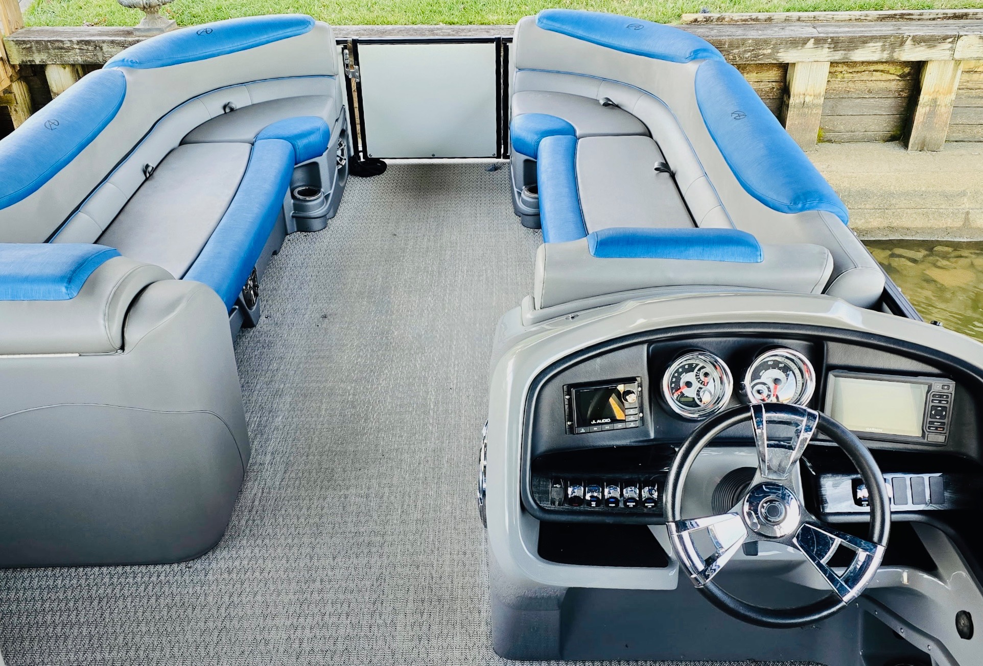 2020 Avalon Pontoons 2585 Catalina Versatile Rear Bench for Sale