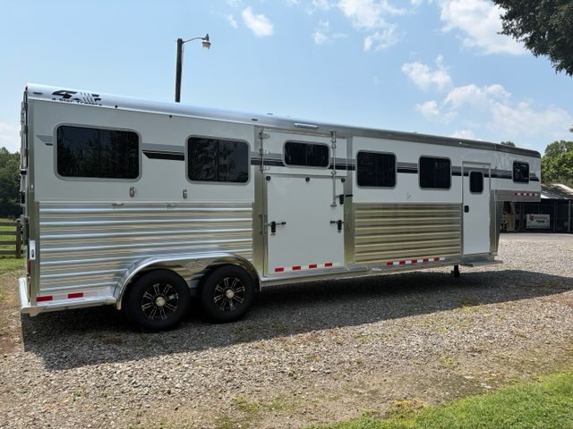 2027 Makes Box Stalls photo 2
