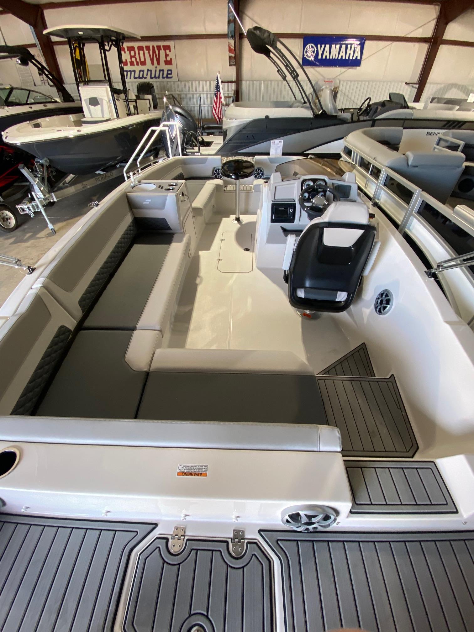 2025 Starcraft SVX 211 - Photo 8