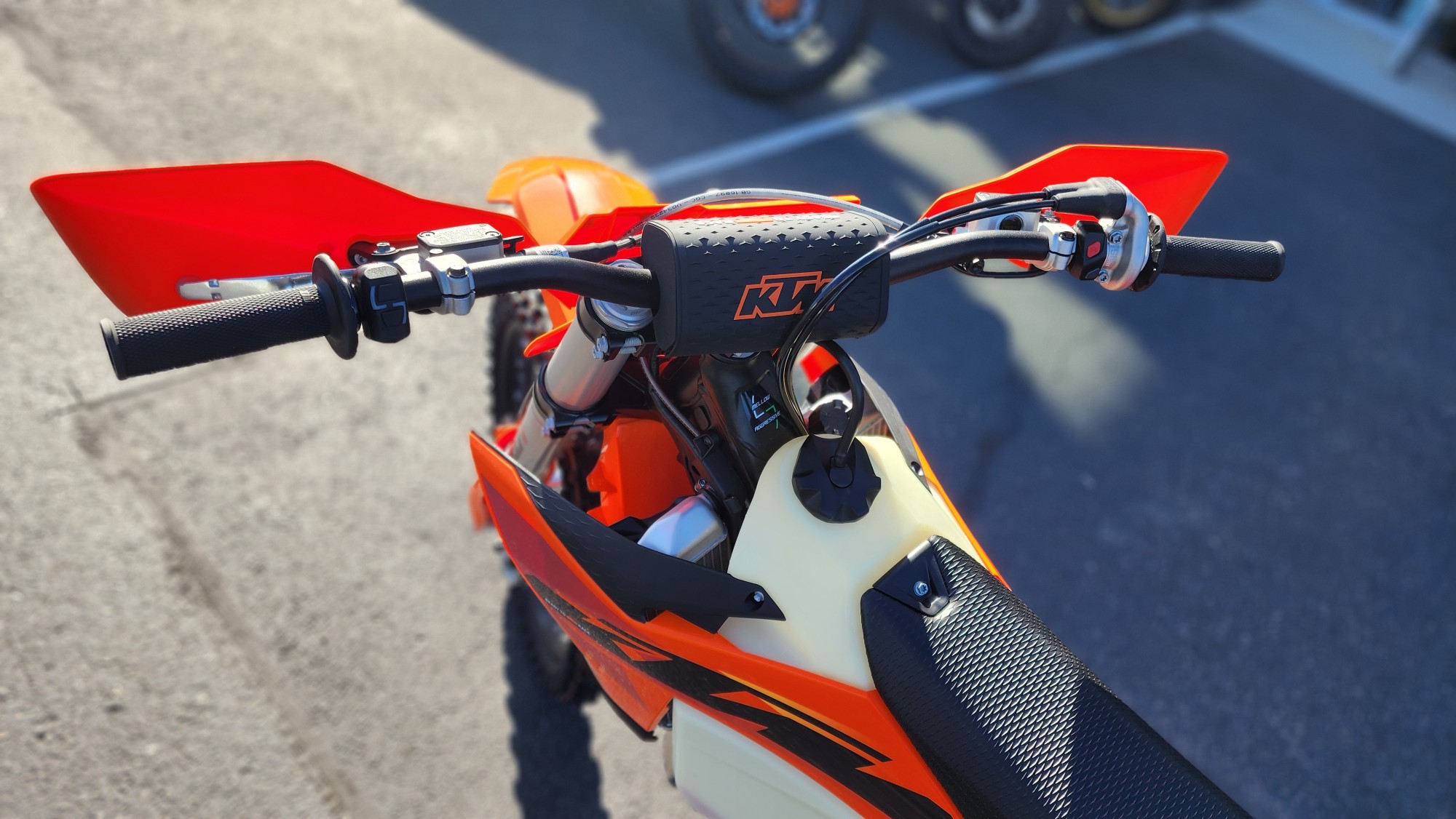 2025 KTM XC 300 - Photo 2