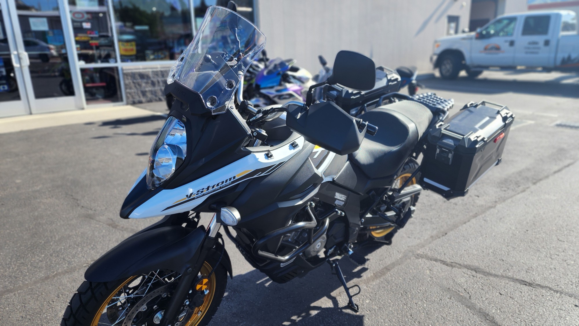 2023 Suzuki V-Strom 650XT Adventure - Photo 3
