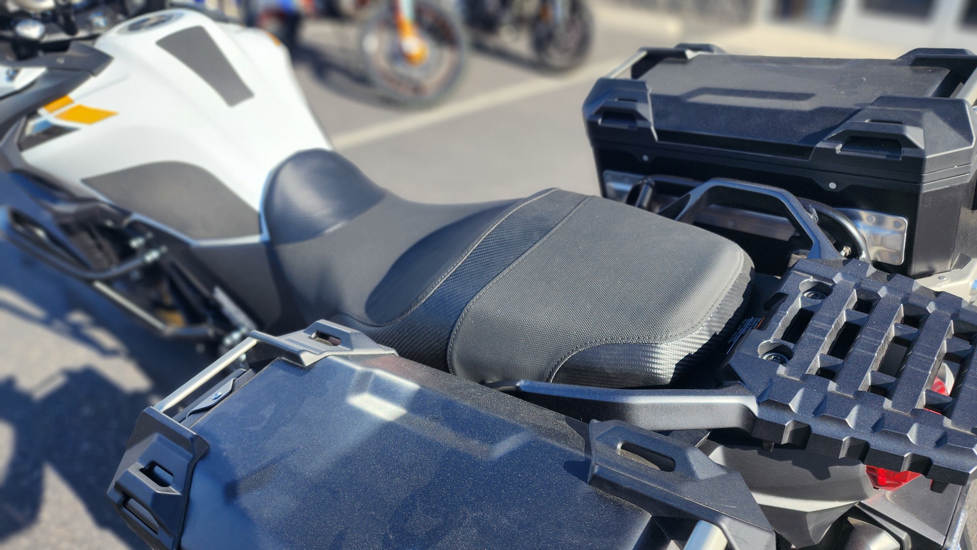 2023 Suzuki V-Strom 650XT Adventure - Photo 4