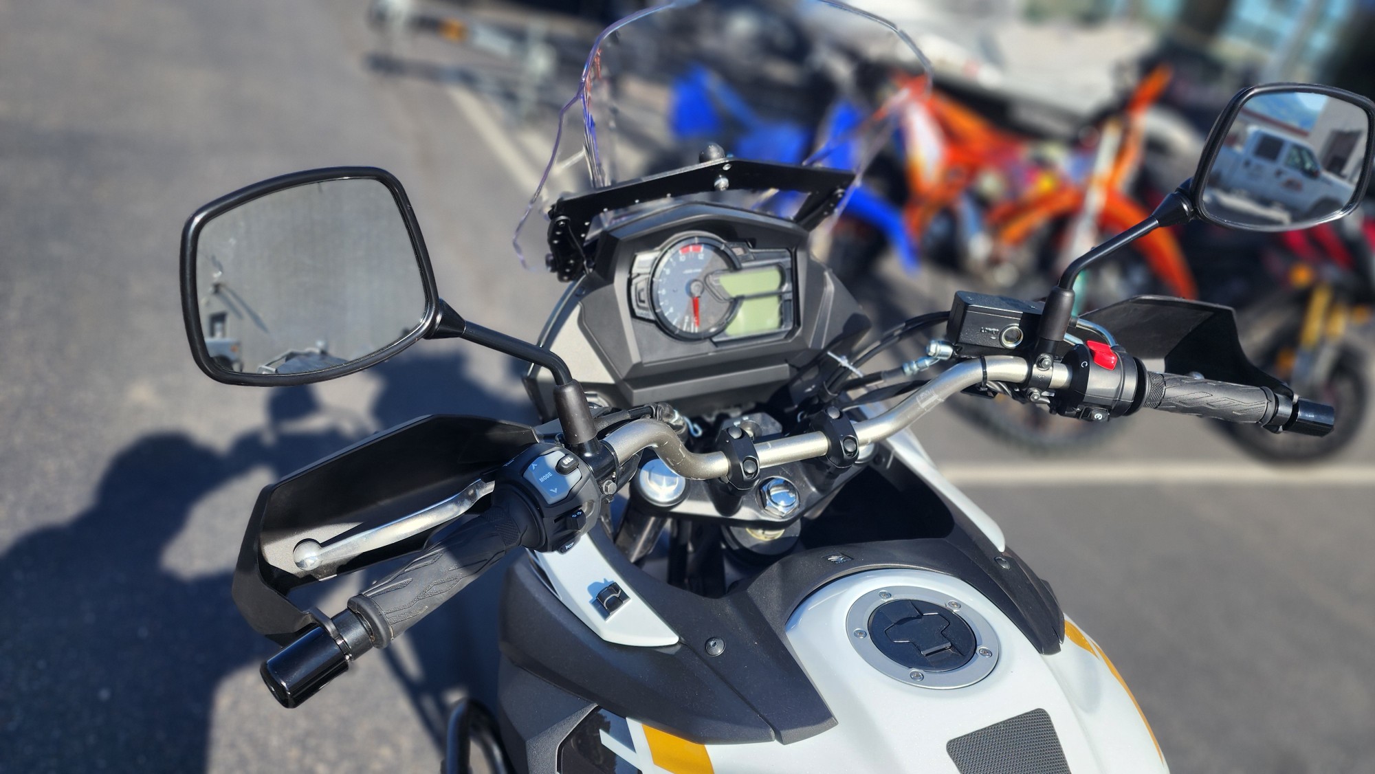 2023 Suzuki V-Strom 650XT Adventure - Photo 8