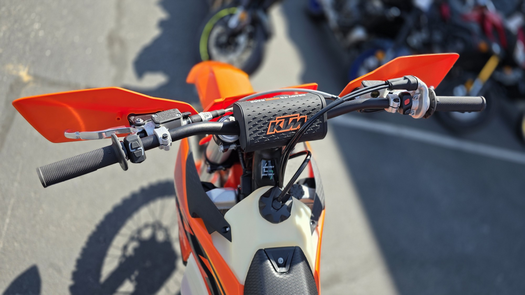 2025 KTM 125 XC - Photo 2
