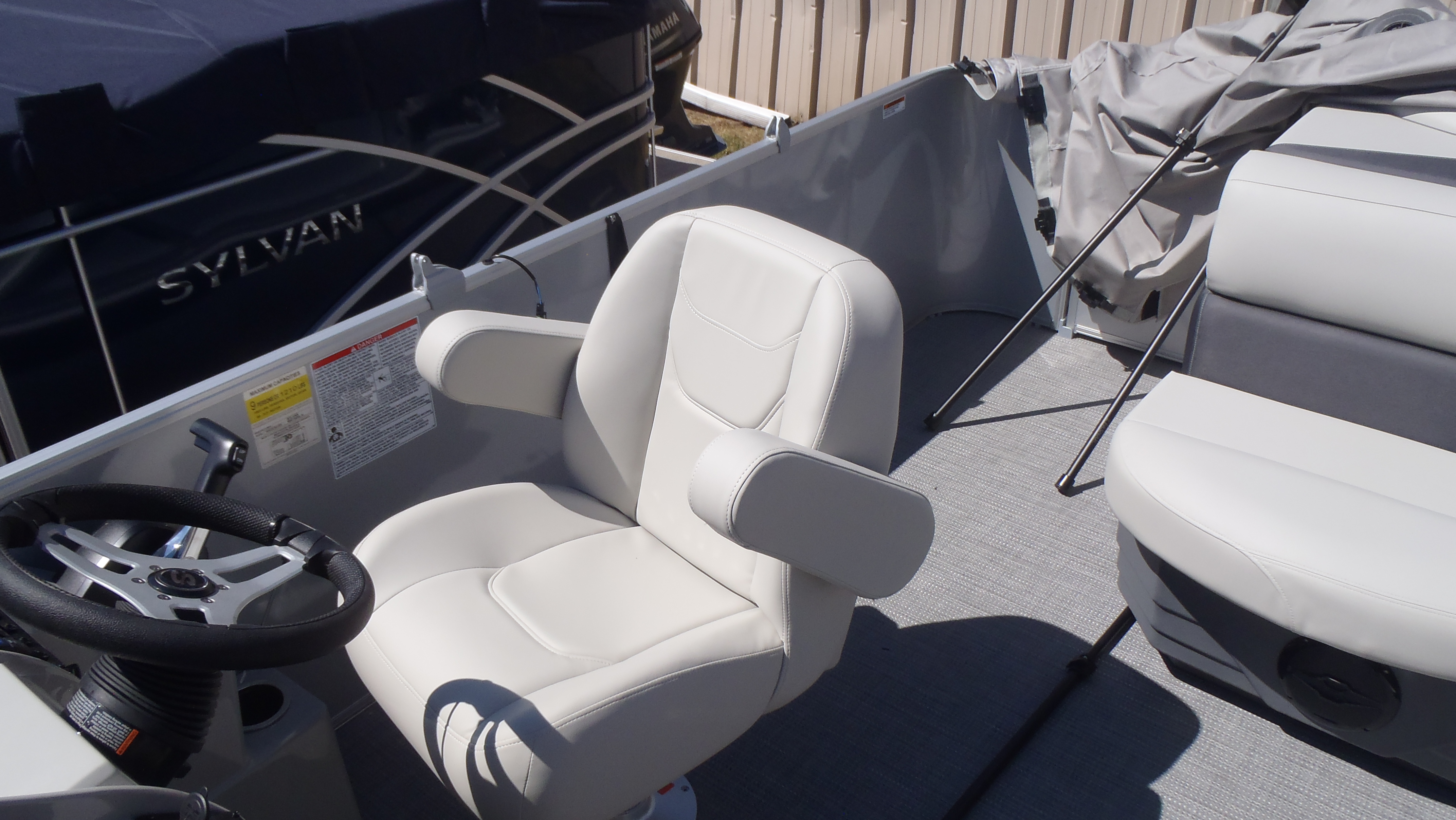 2025 Sylvan Mirage Cruise 820 - Photo 7