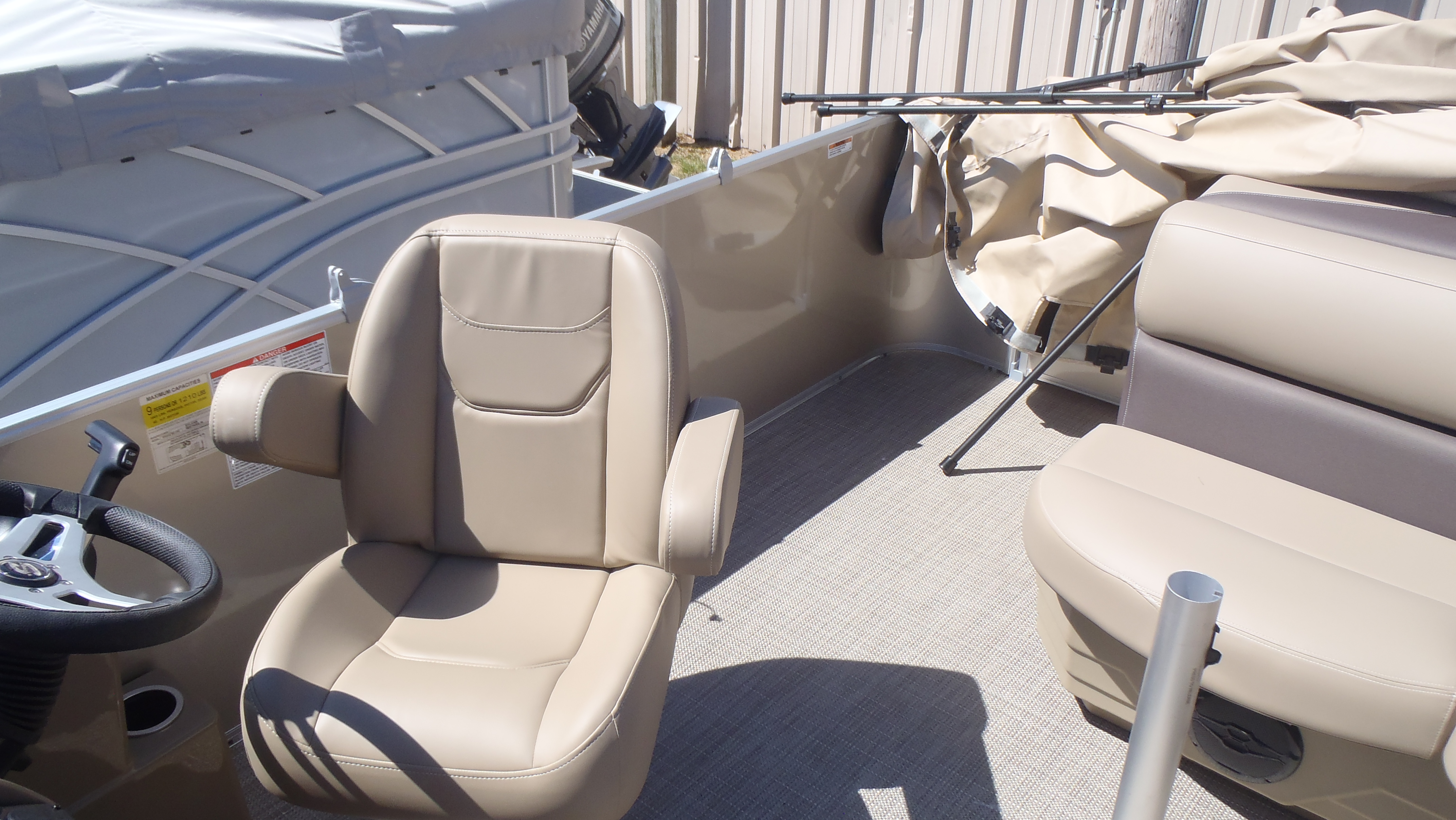 2025 Sylvan Mirage Cruise 820 - Photo 8