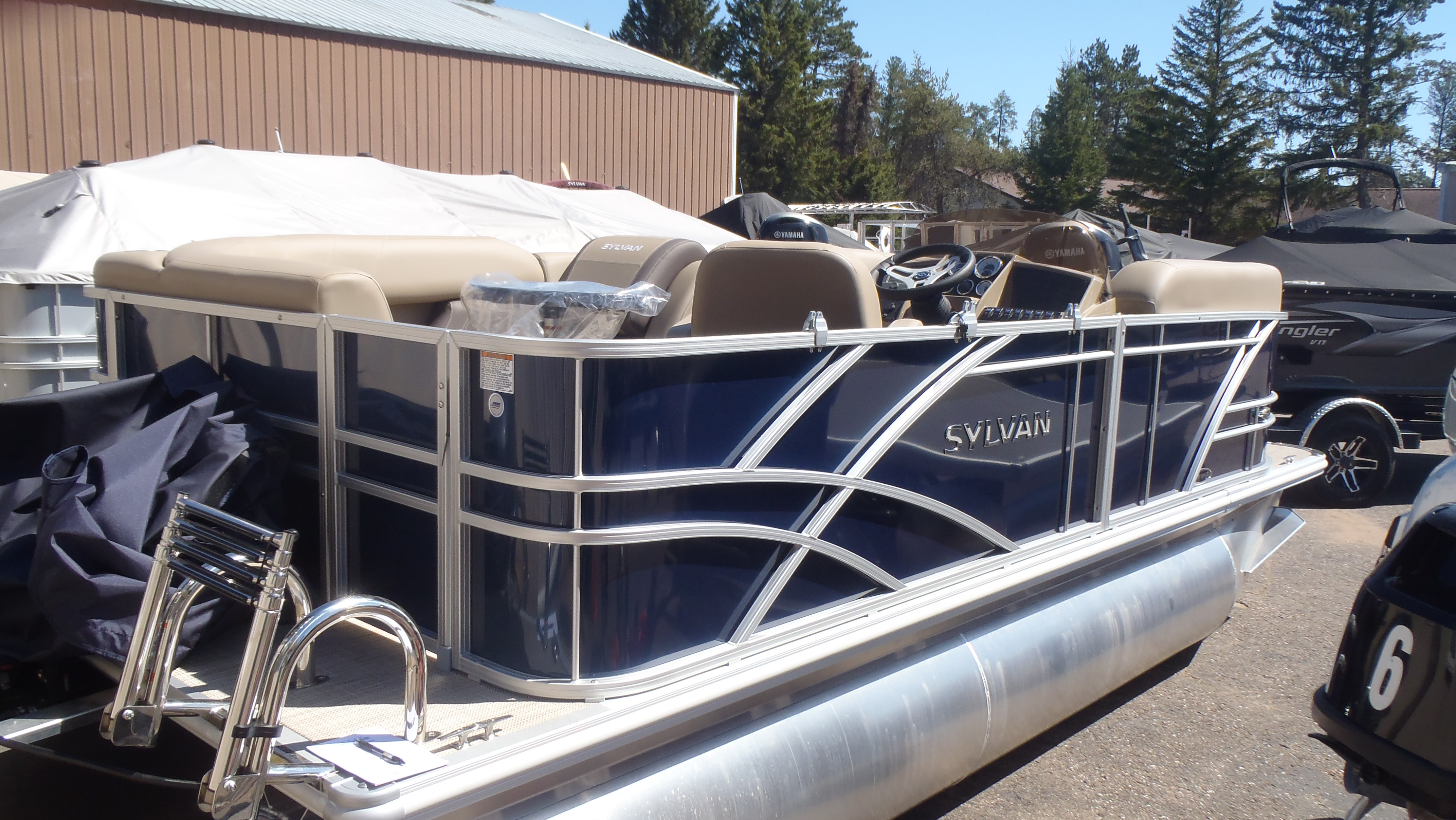 2025 Sylvan Mirage Cruise 818 - Photo 5