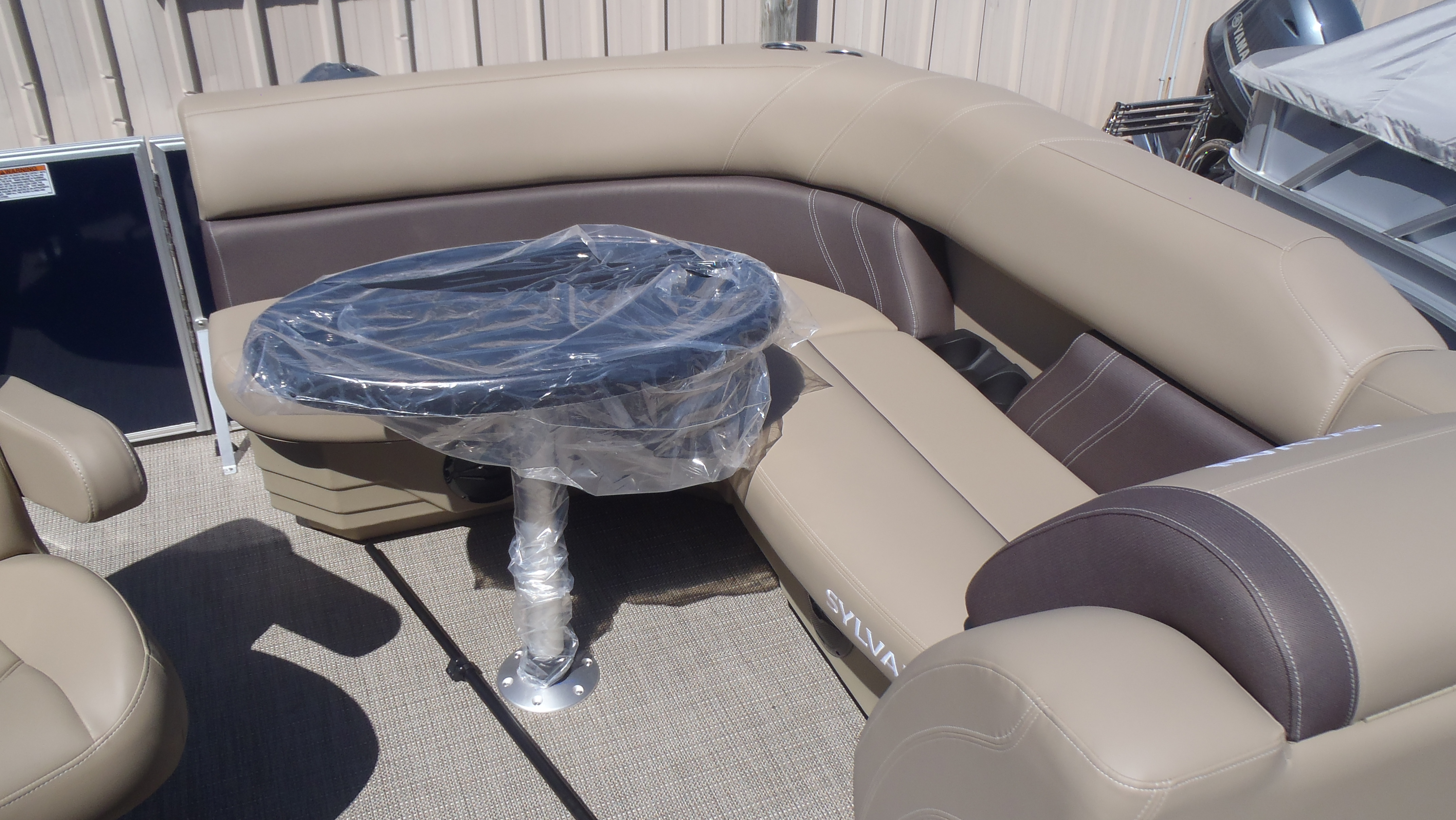 2025 Sylvan Mirage Cruise 818 - Photo 6