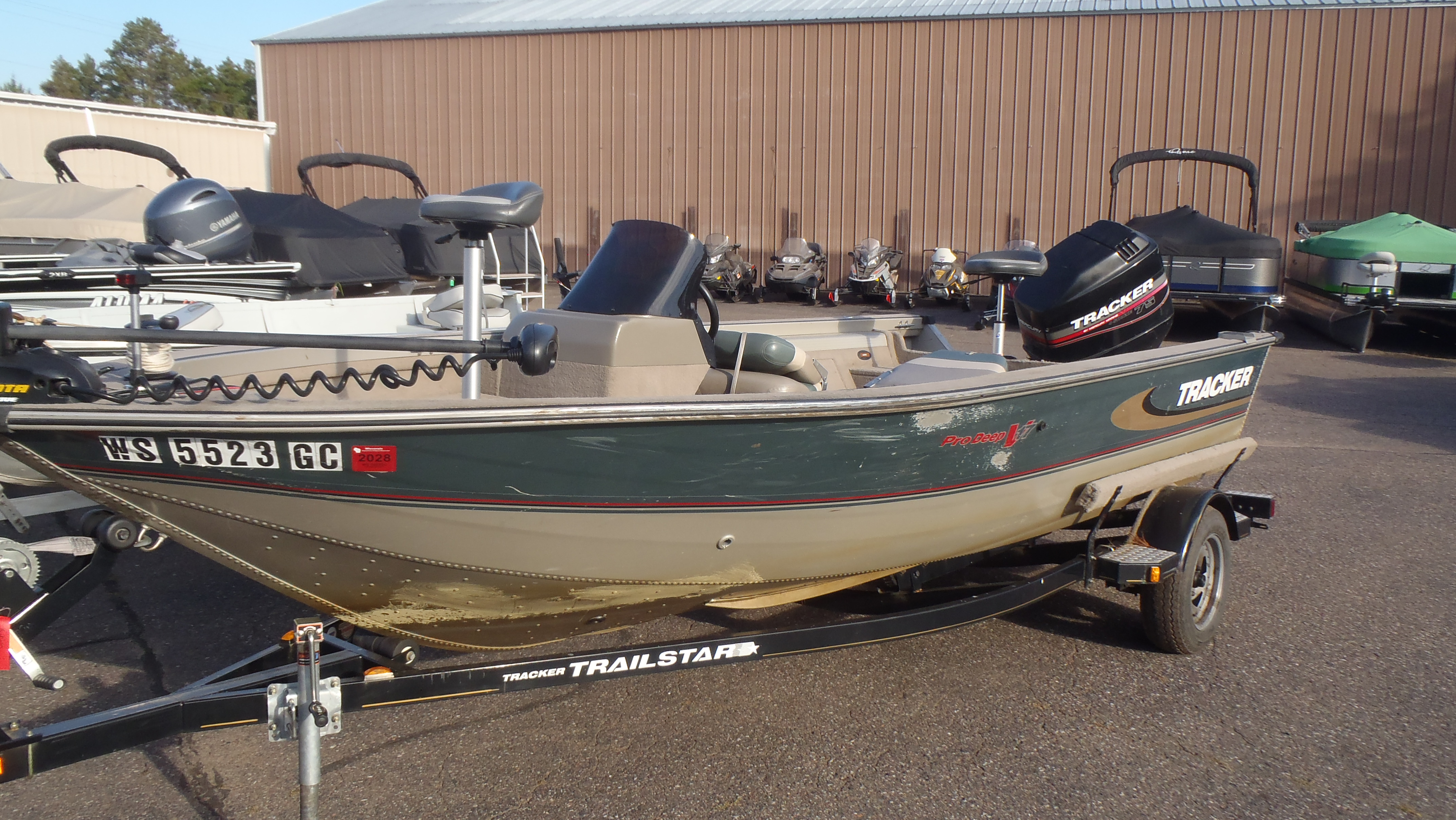 2001 Tracker Boats PRO DEEP V17 - Photo 2