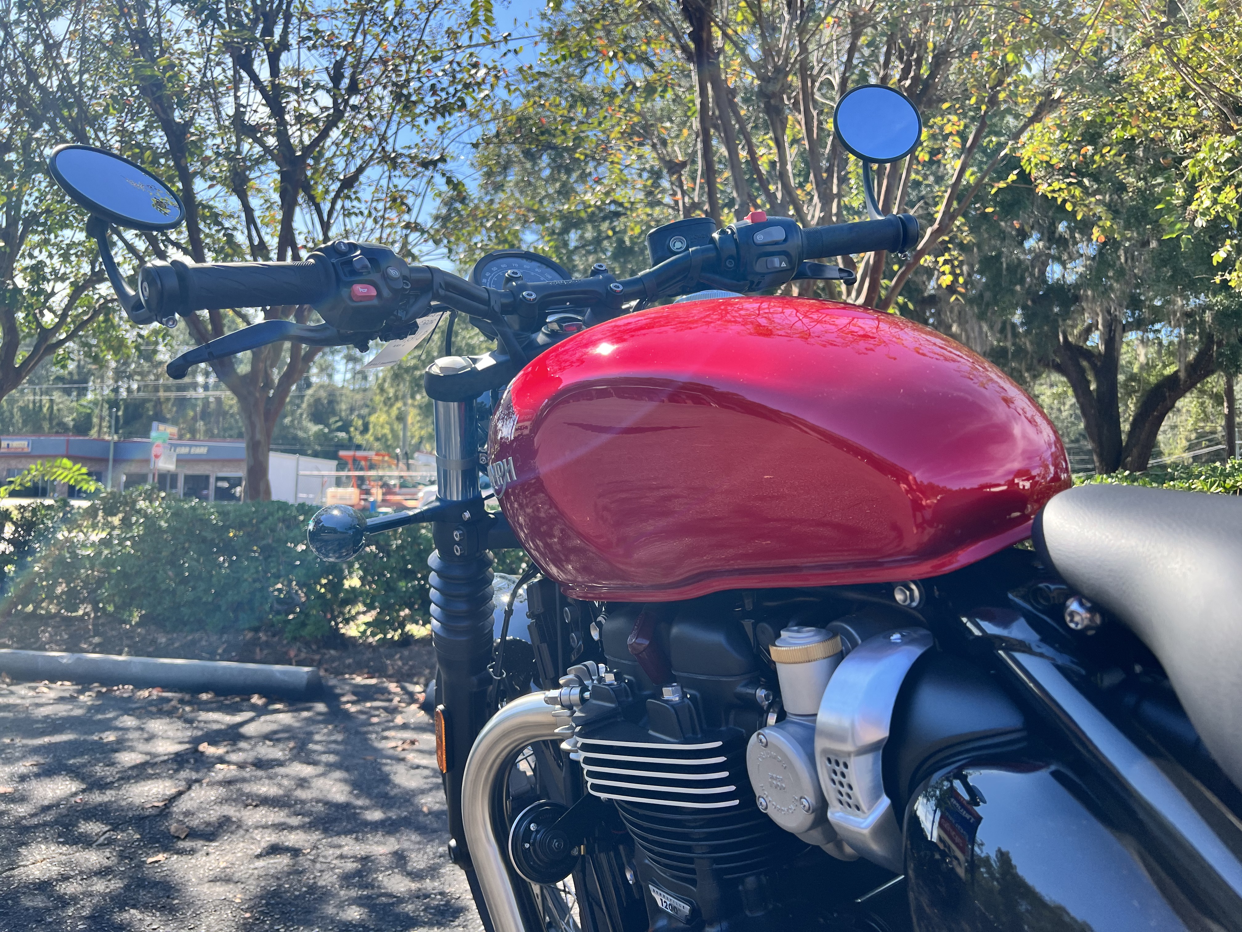 2023 Triumph Bonneville Bobber (MSRP $14,095) - Photo 8