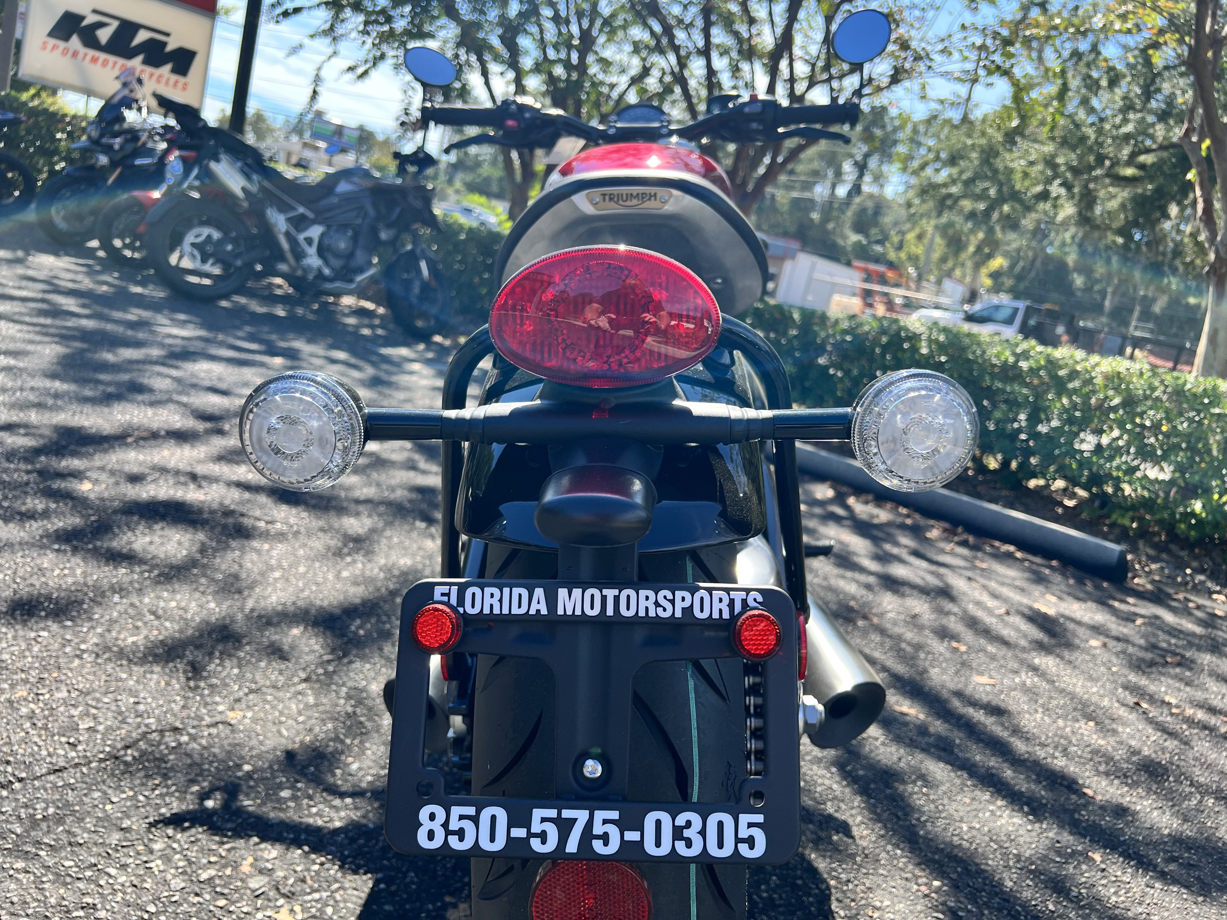 2023 Triumph Bonneville Bobber (MSRP $14,095) - Photo 9