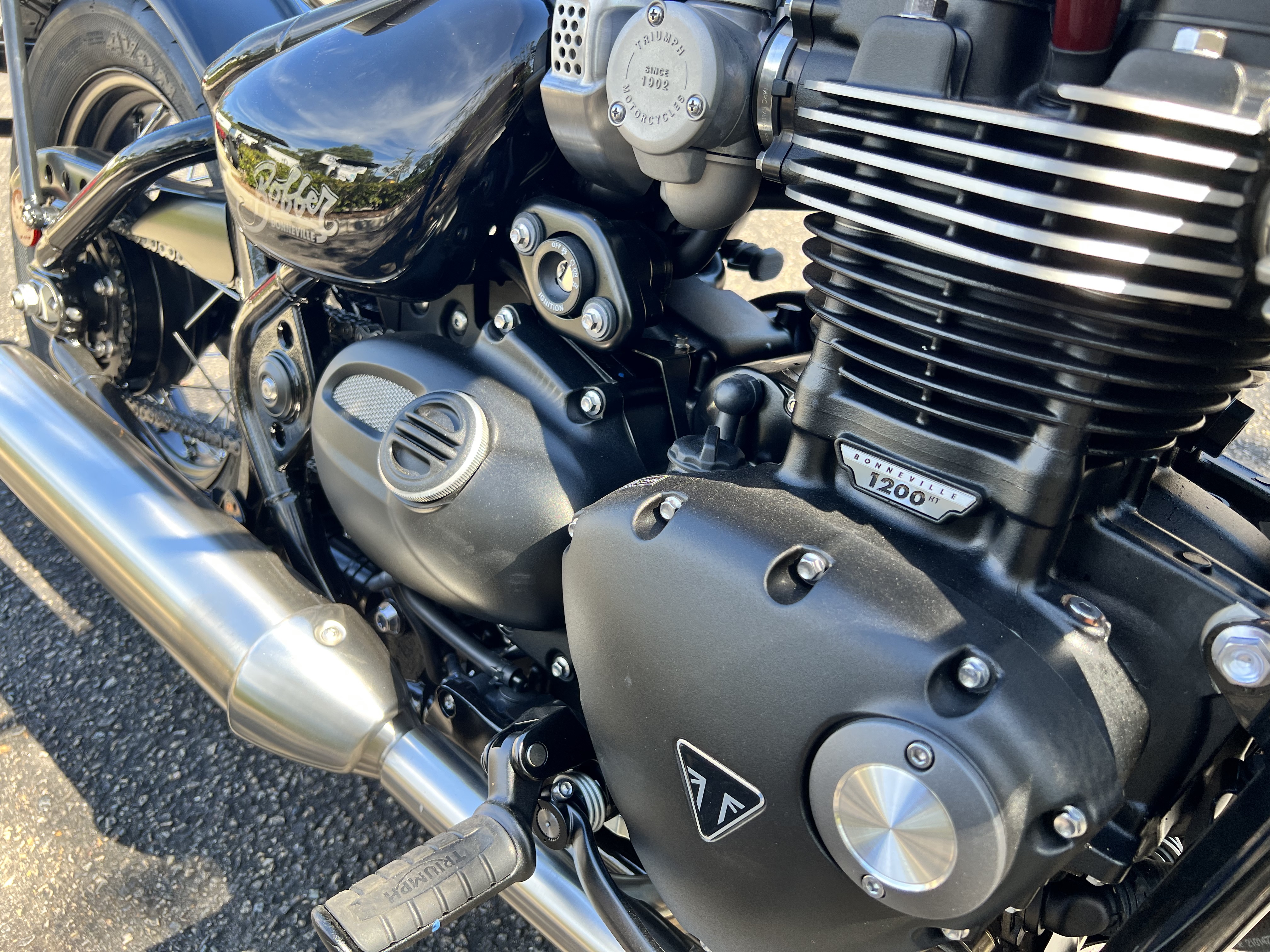 2023 Triumph Bonneville Bobber (MSRP $14,095) - Photo 16