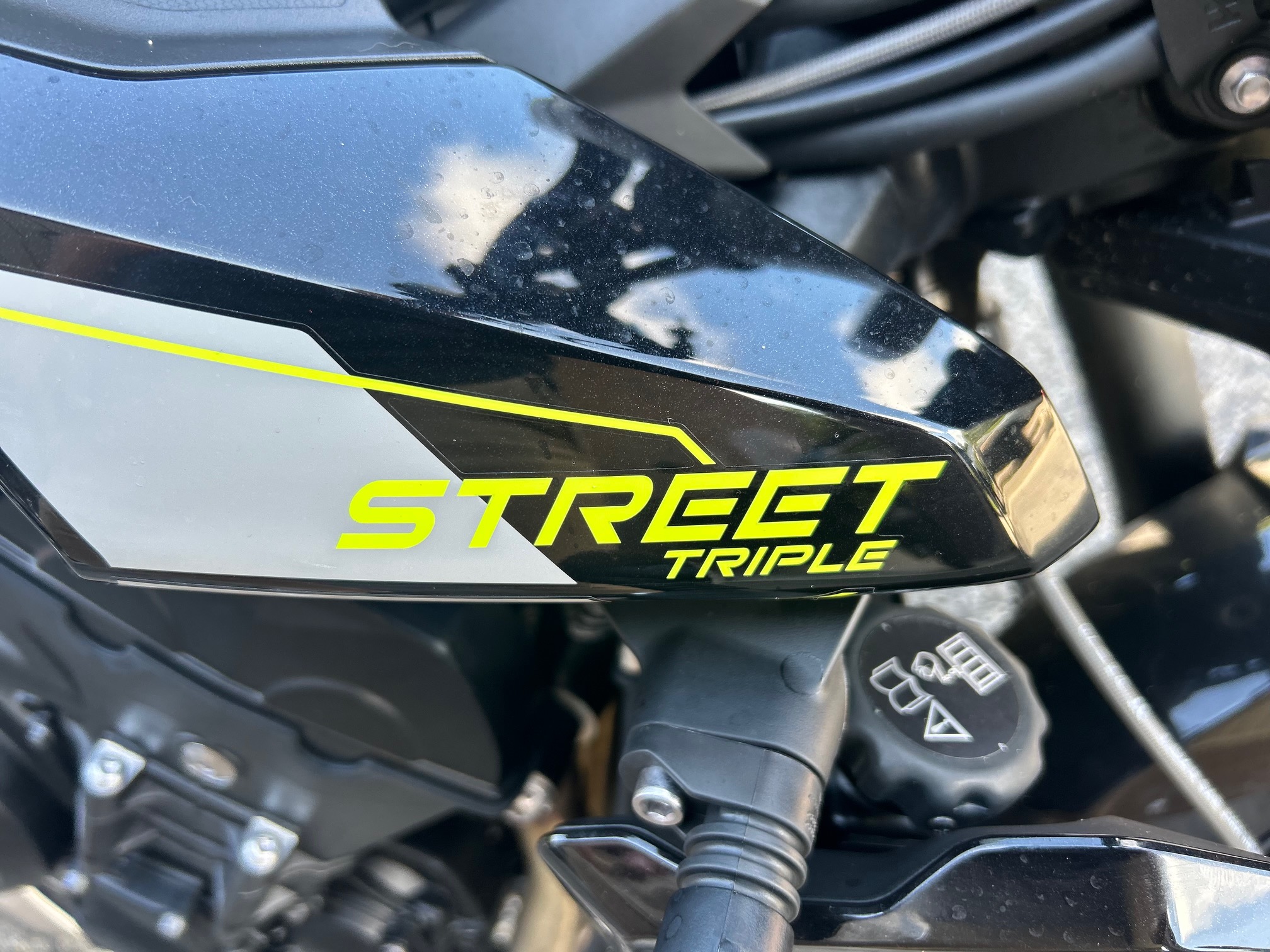 2025 Triumph Street Triple 765 RS - Photo 8