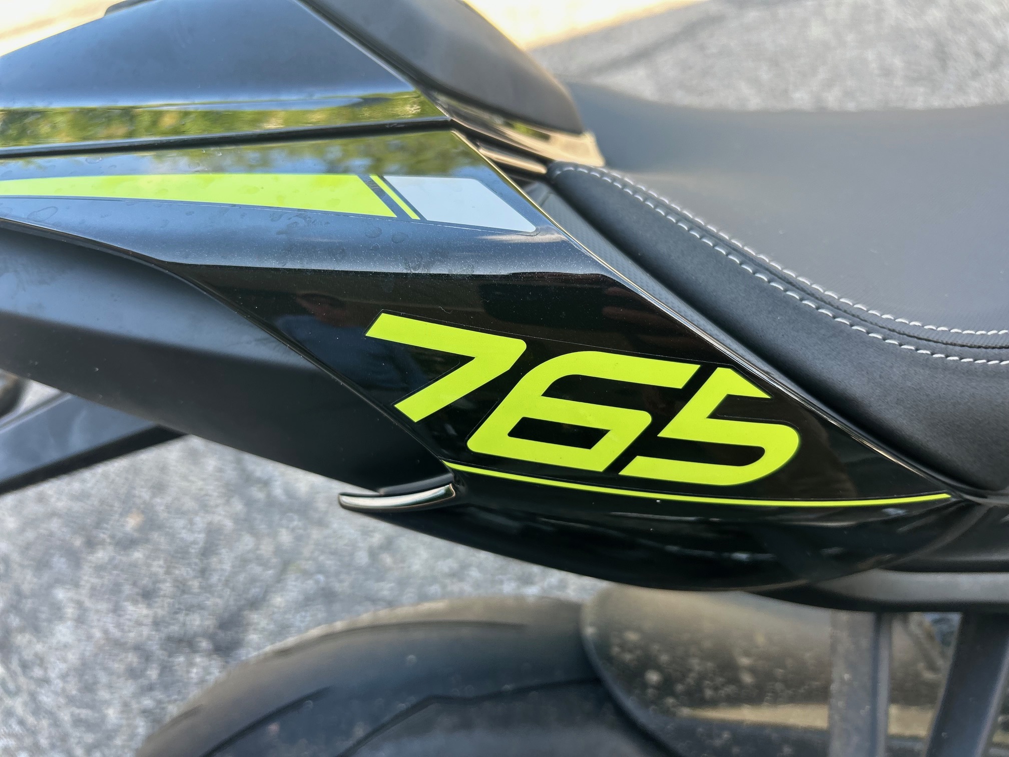 2025 Triumph Street Triple 765 RS - Photo 10