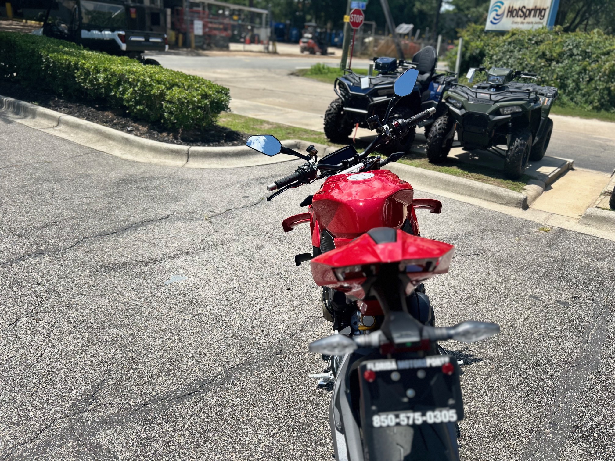 2025 Ducati Streetfighter V4 - Photo 4