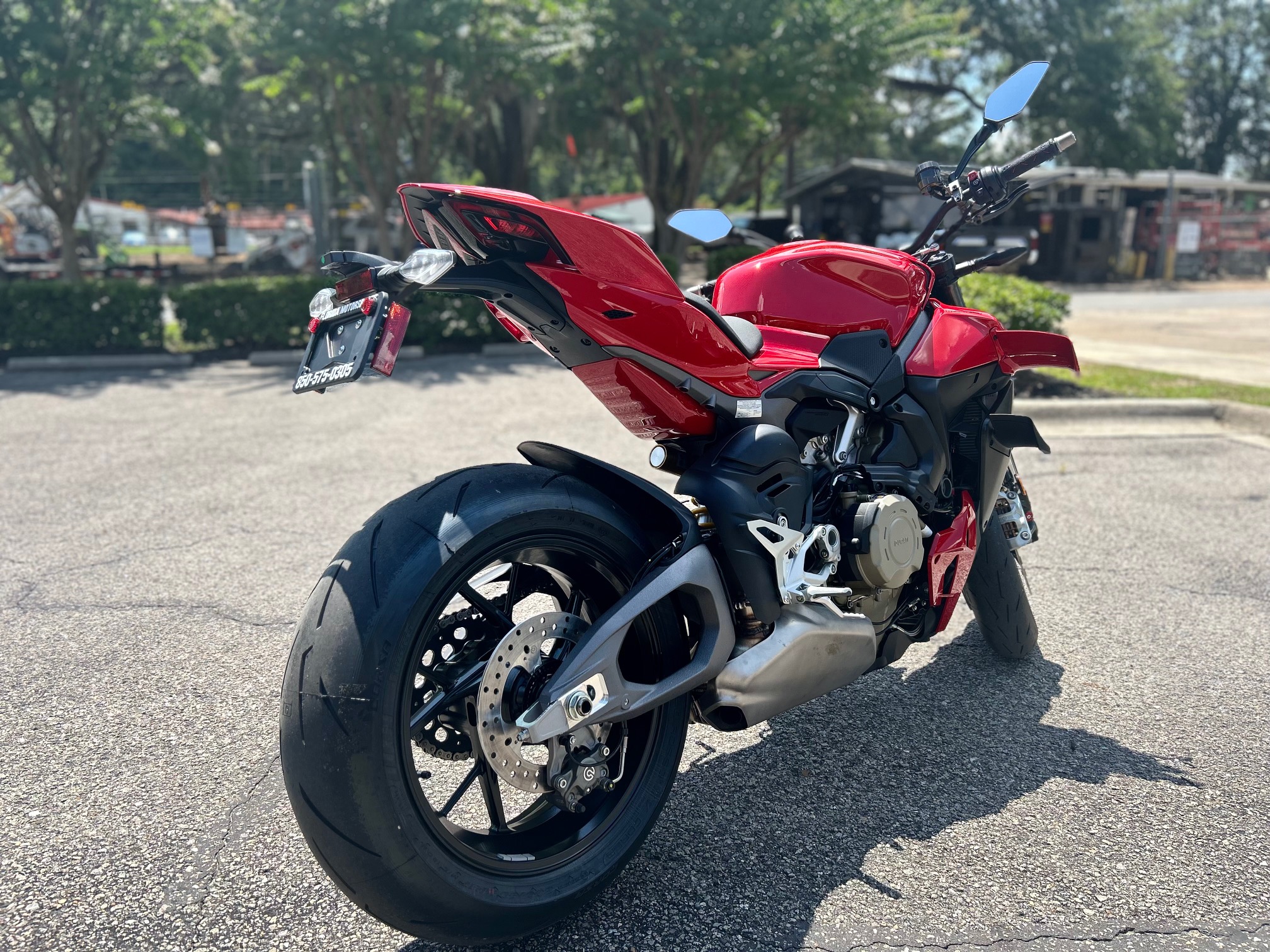 2025 Ducati Streetfighter V4 - Photo 5