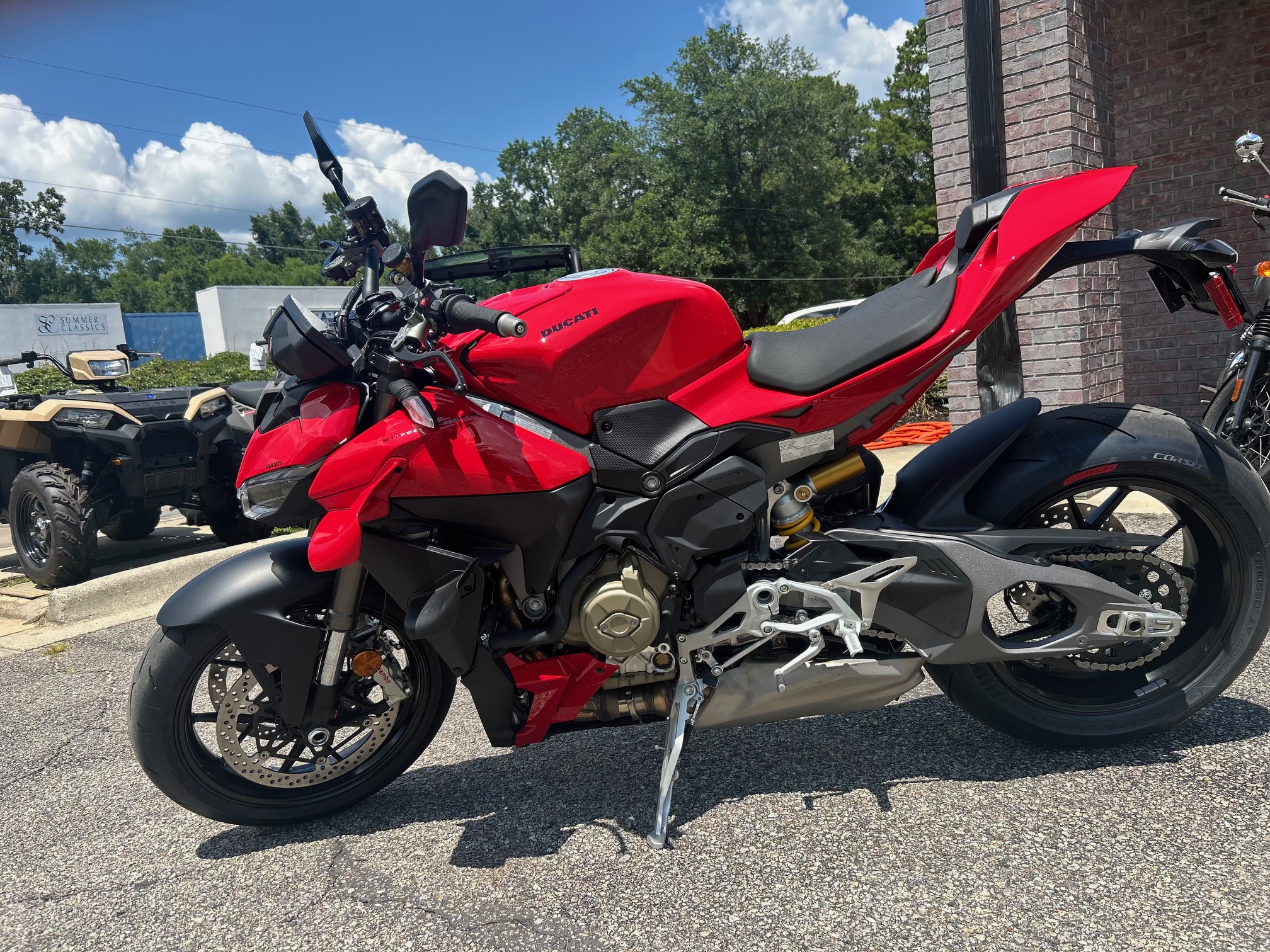 2025 Ducati Streetfighter V4 - Photo 8