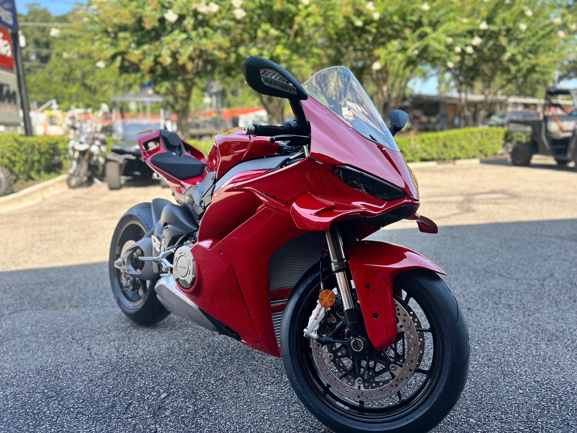 2025 Ducati Panigale V4 - Photo 3