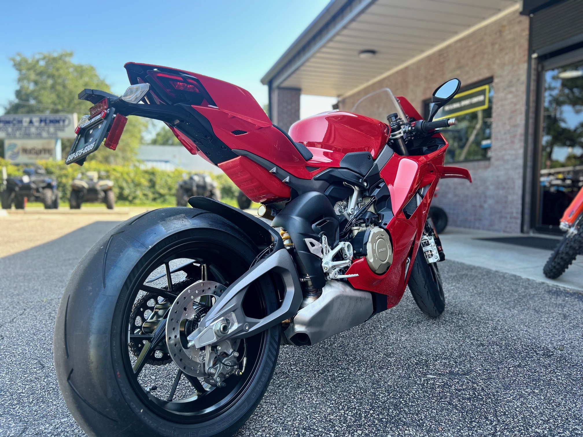 2025 Ducati Panigale V4 - Photo 4