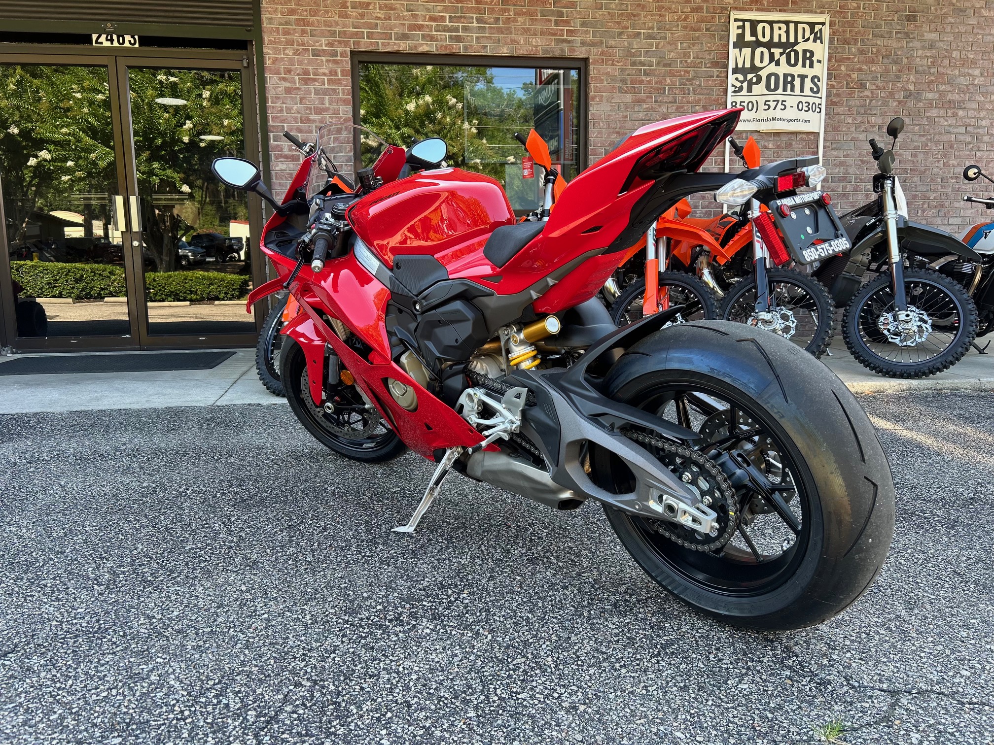 2025 Ducati Panigale V4 - Photo 6
