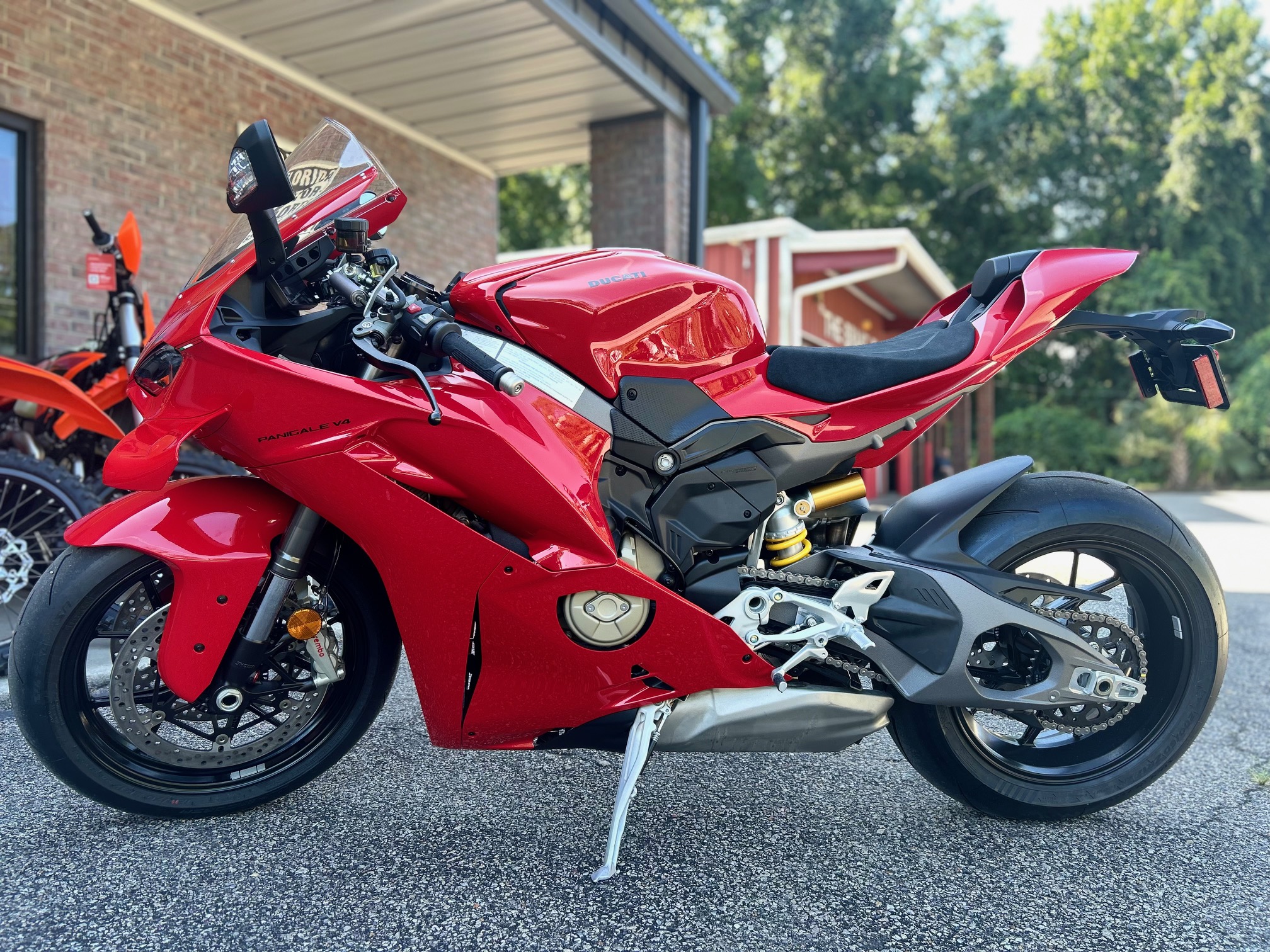 2025 Ducati Panigale V4 - Photo 7