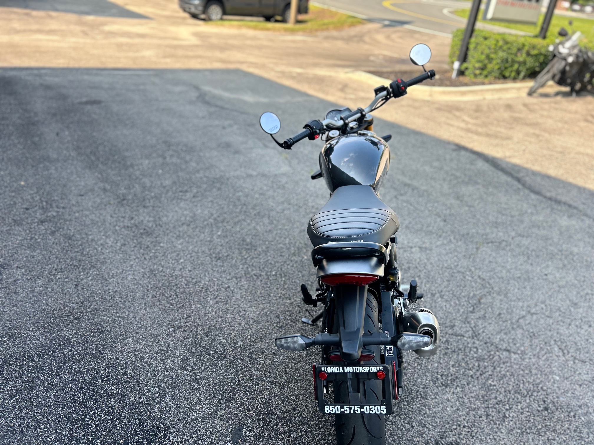 2025 Triumph Speed 400 - Photo 3