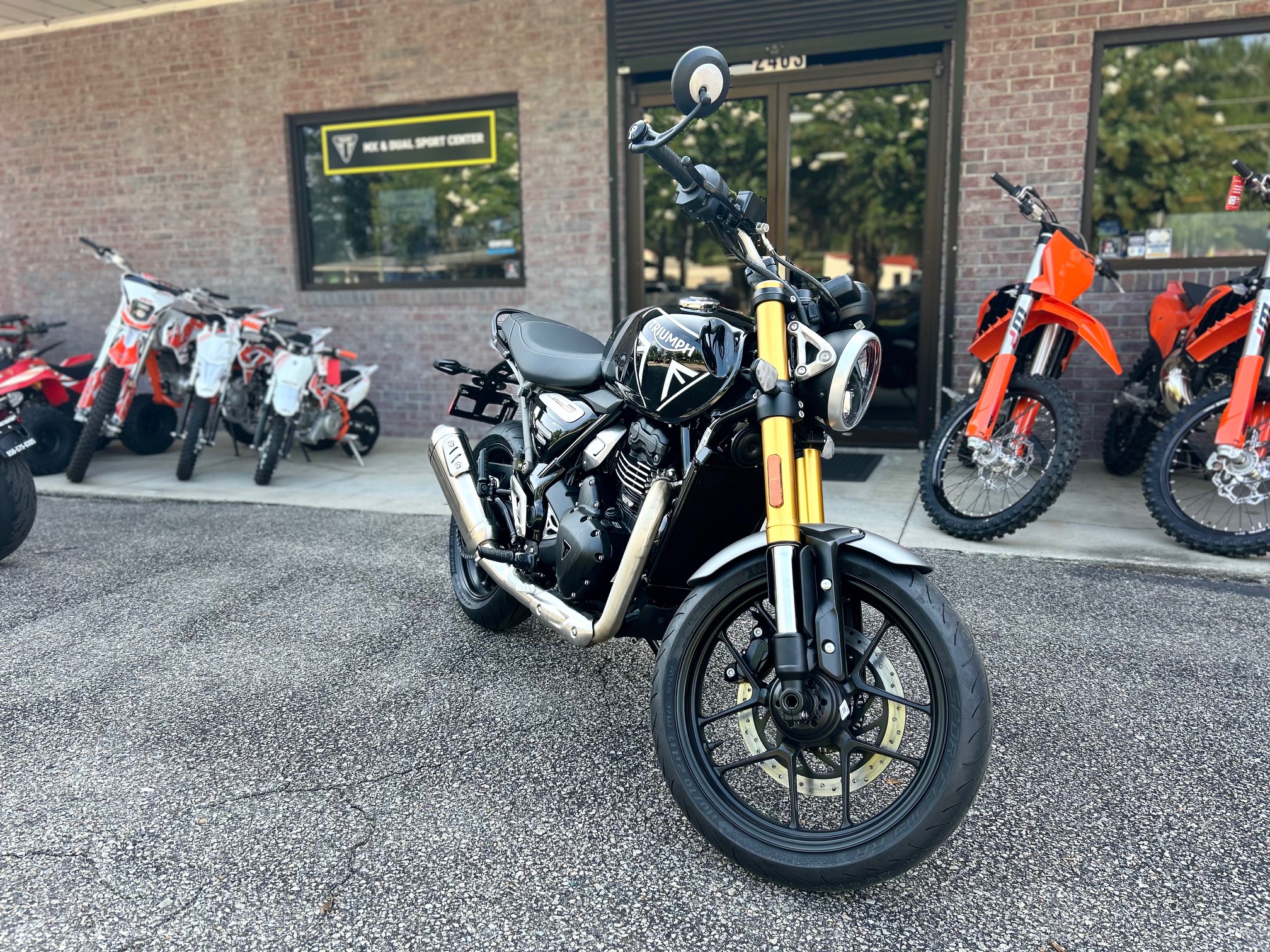 2025 Triumph Speed 400 - Photo 5