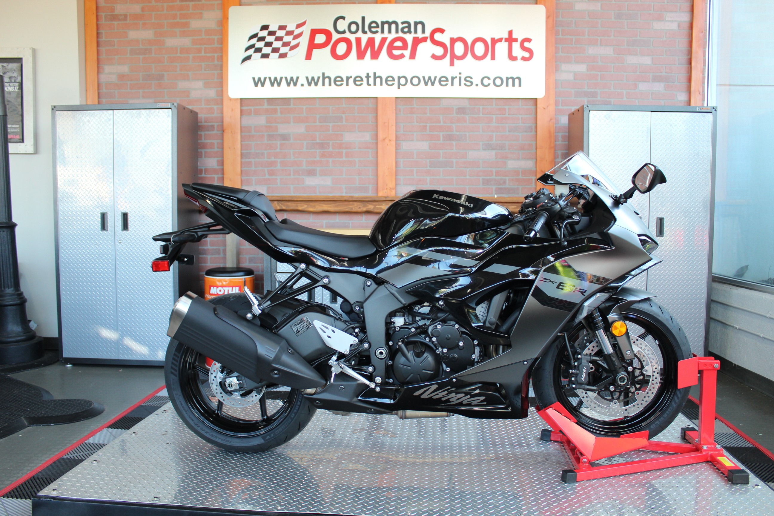 - -レザージャケット- Michael Kors Gold Watch