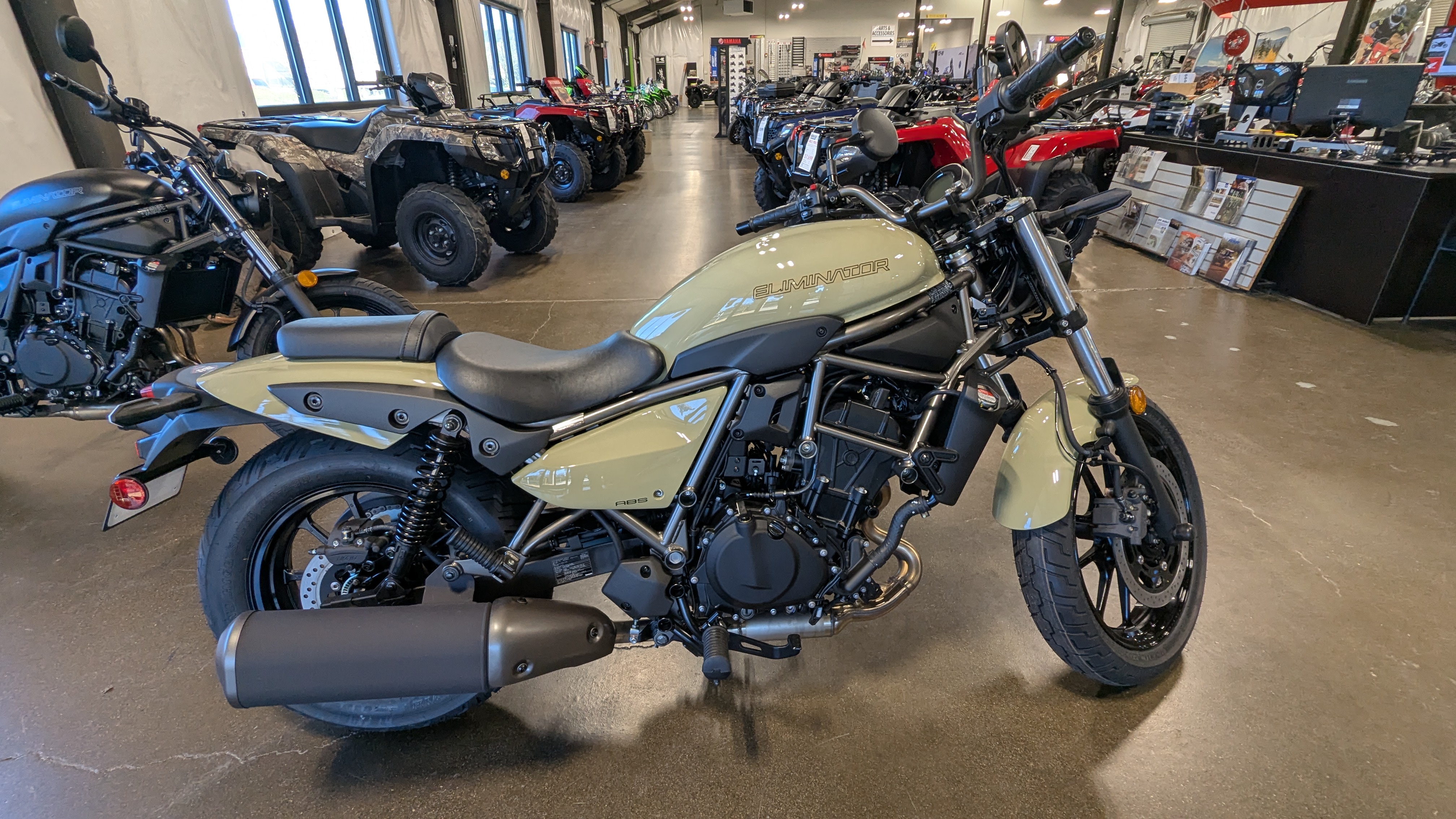 2025 Kawasaki ELIMINATOR ABS - Photo 2