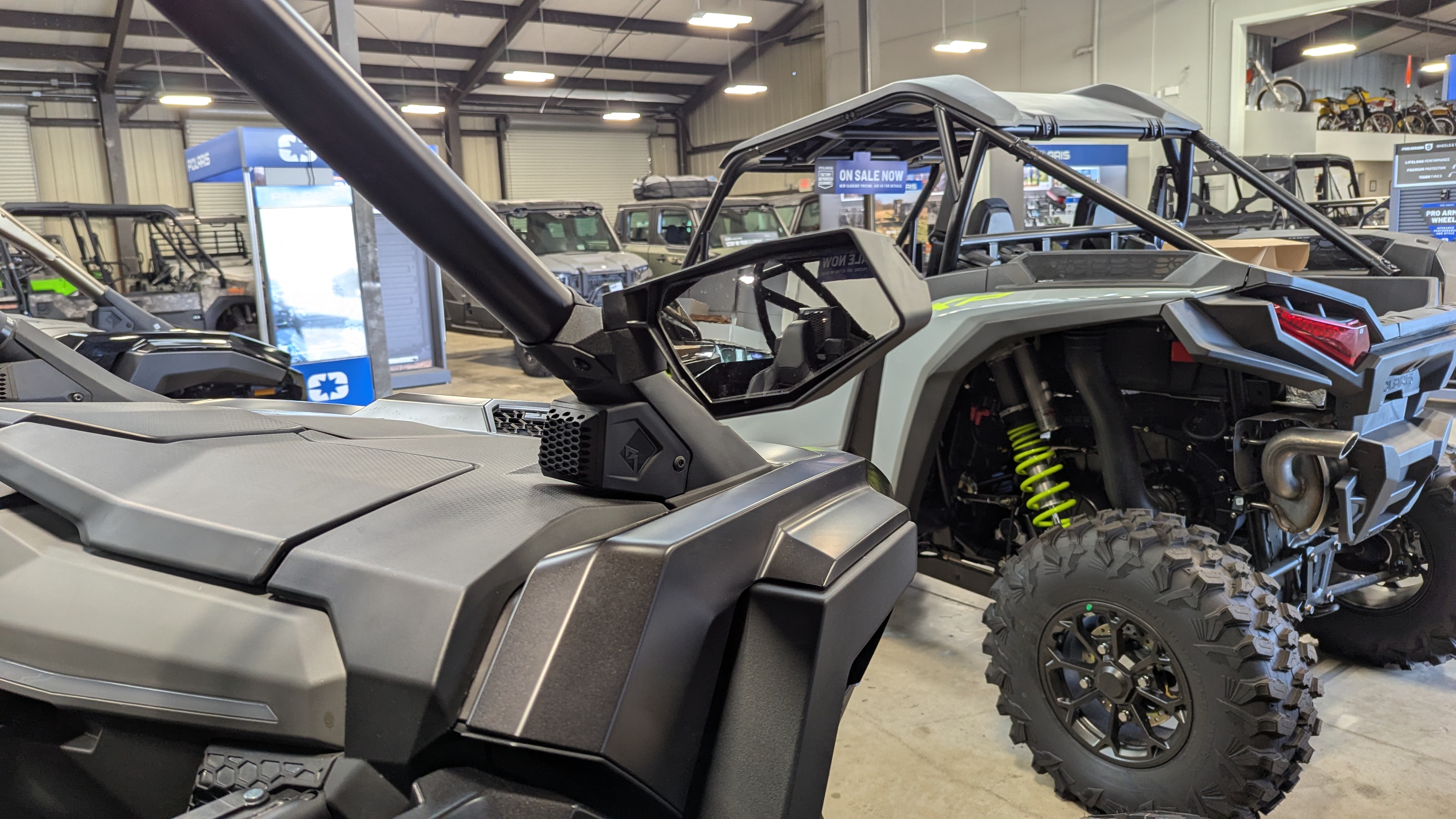 2025 Polaris RZR PRO R ULTIMATE - Photo 3