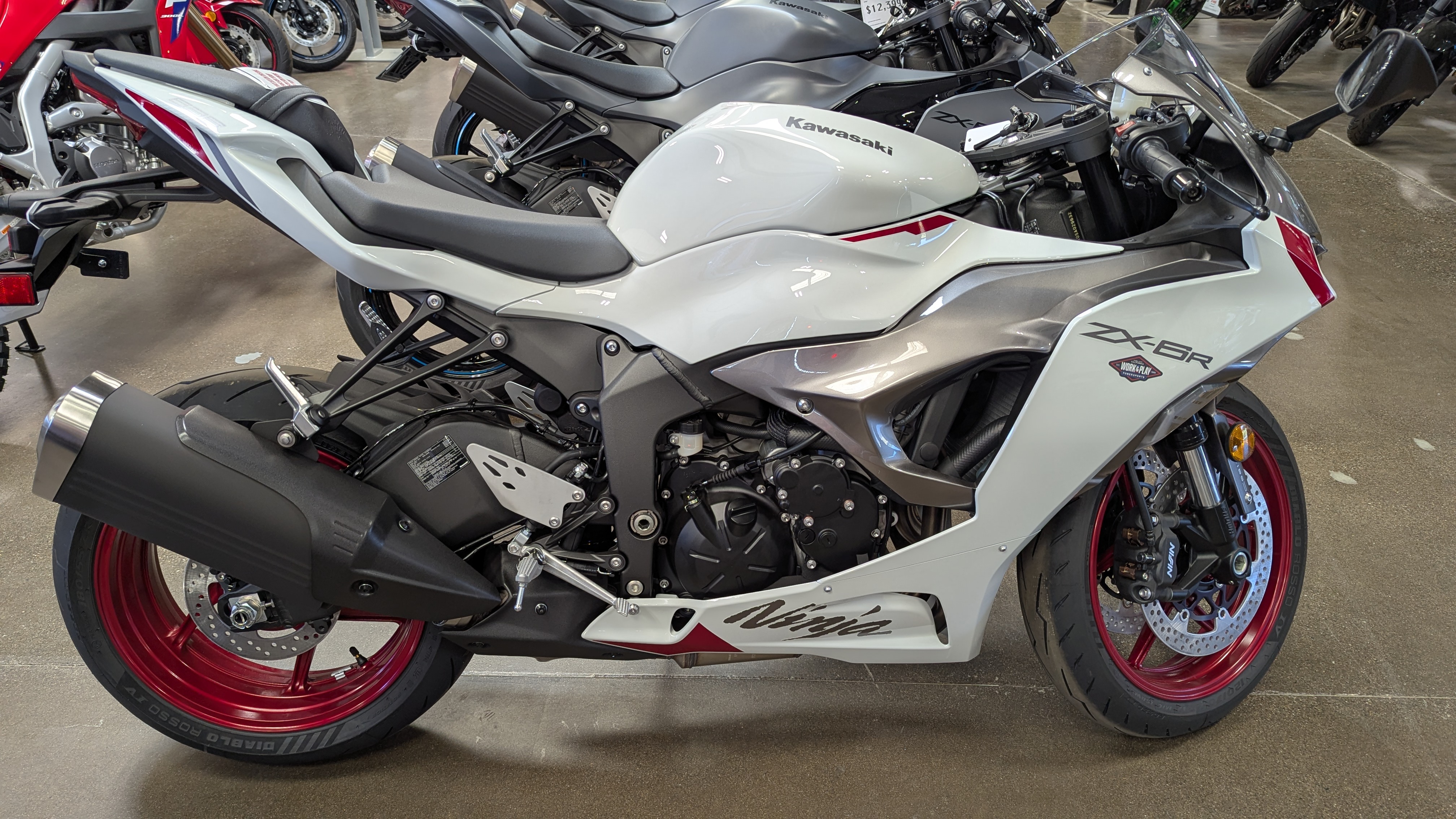 2025 Kawasaki NINJA ZX-6R ABS - Photo 2