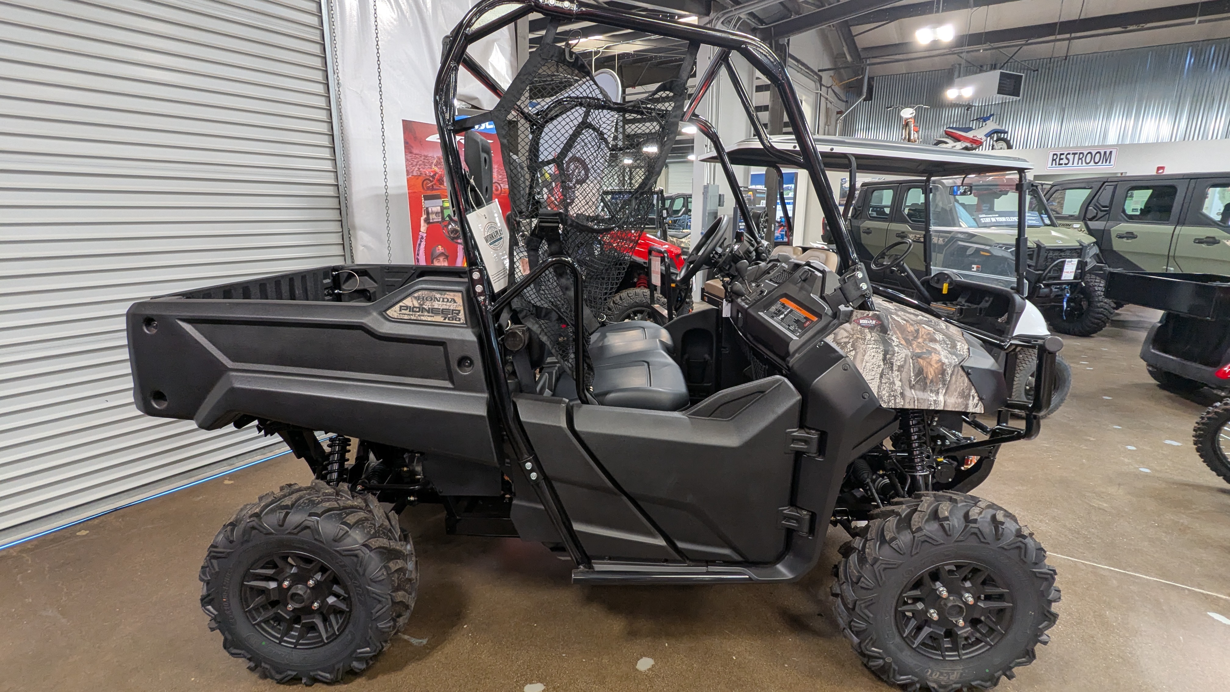 2025 Honda PIONEER 700 FOREST - Photo 2