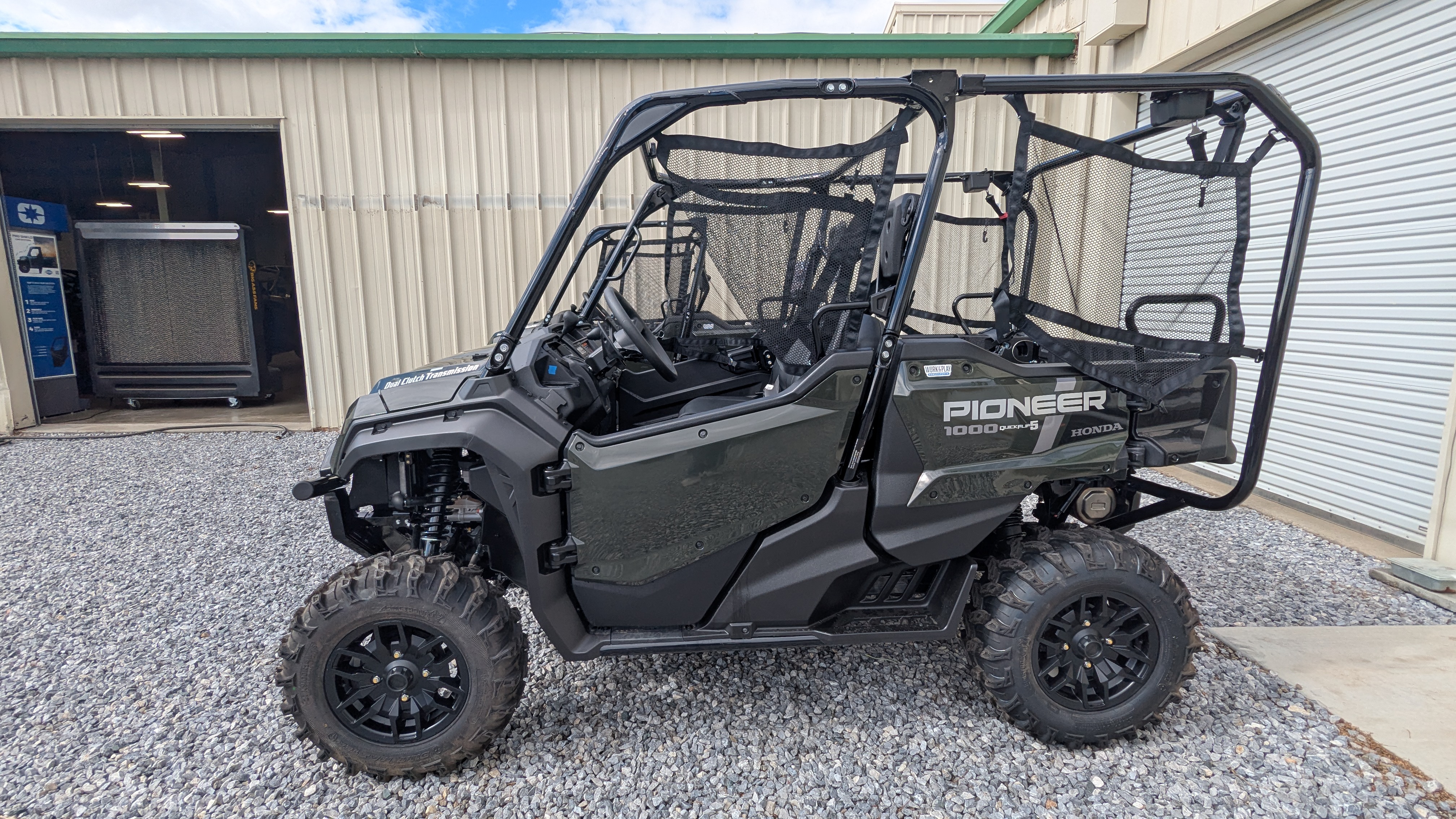2025 Honda PIONEER 1000-5 DELUXE - Photo 2