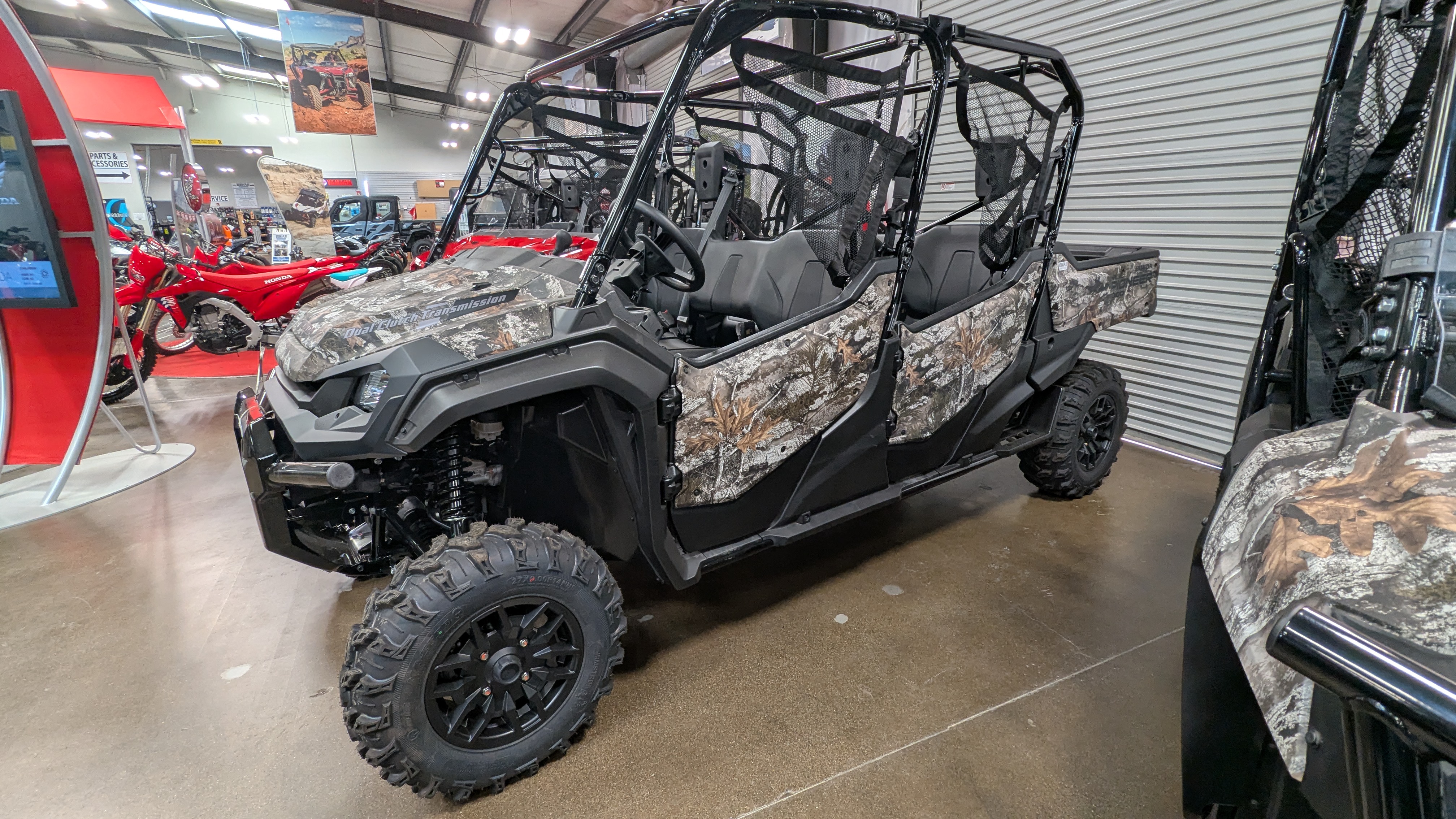 2025 Honda PIONEER 1000-6 DELUXE
