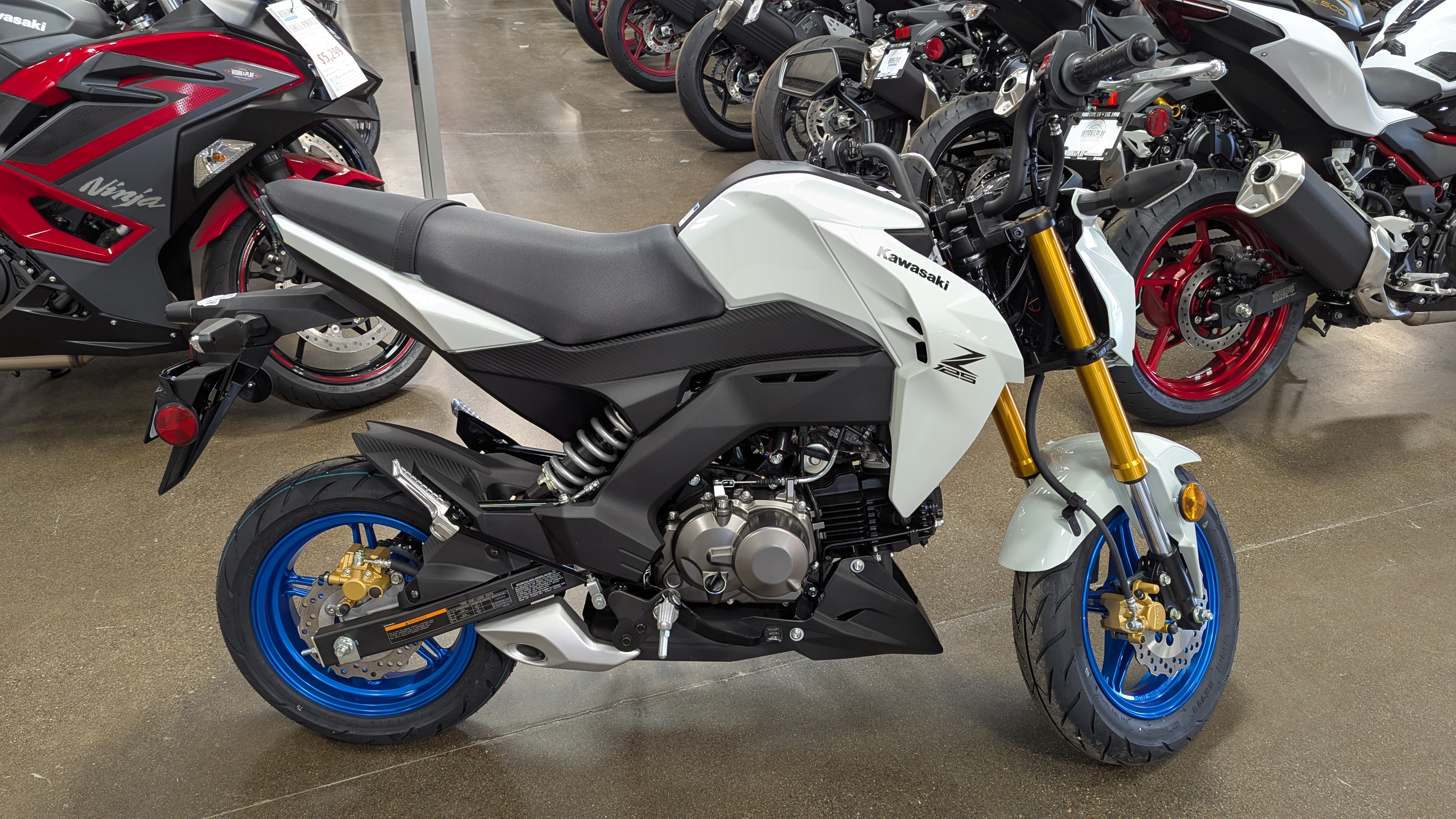 2026 Kawasaki Z125 PRO - Photo 2