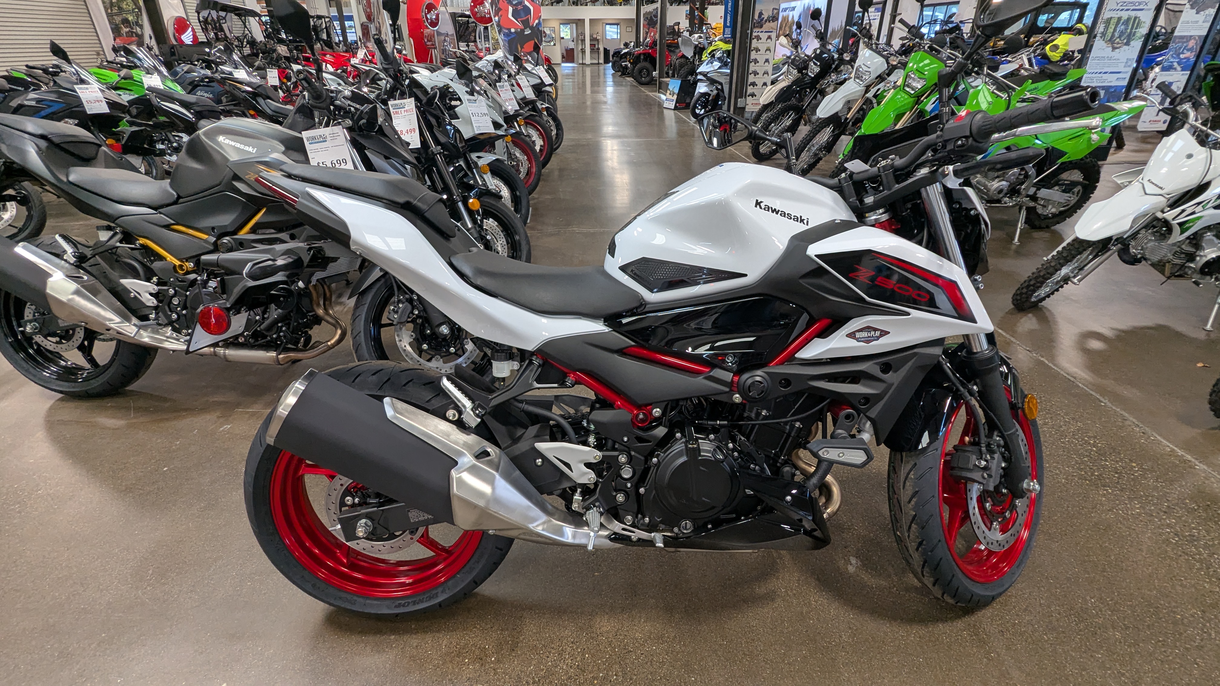2026 Kawasaki Z500 SE ABS - Photo 2