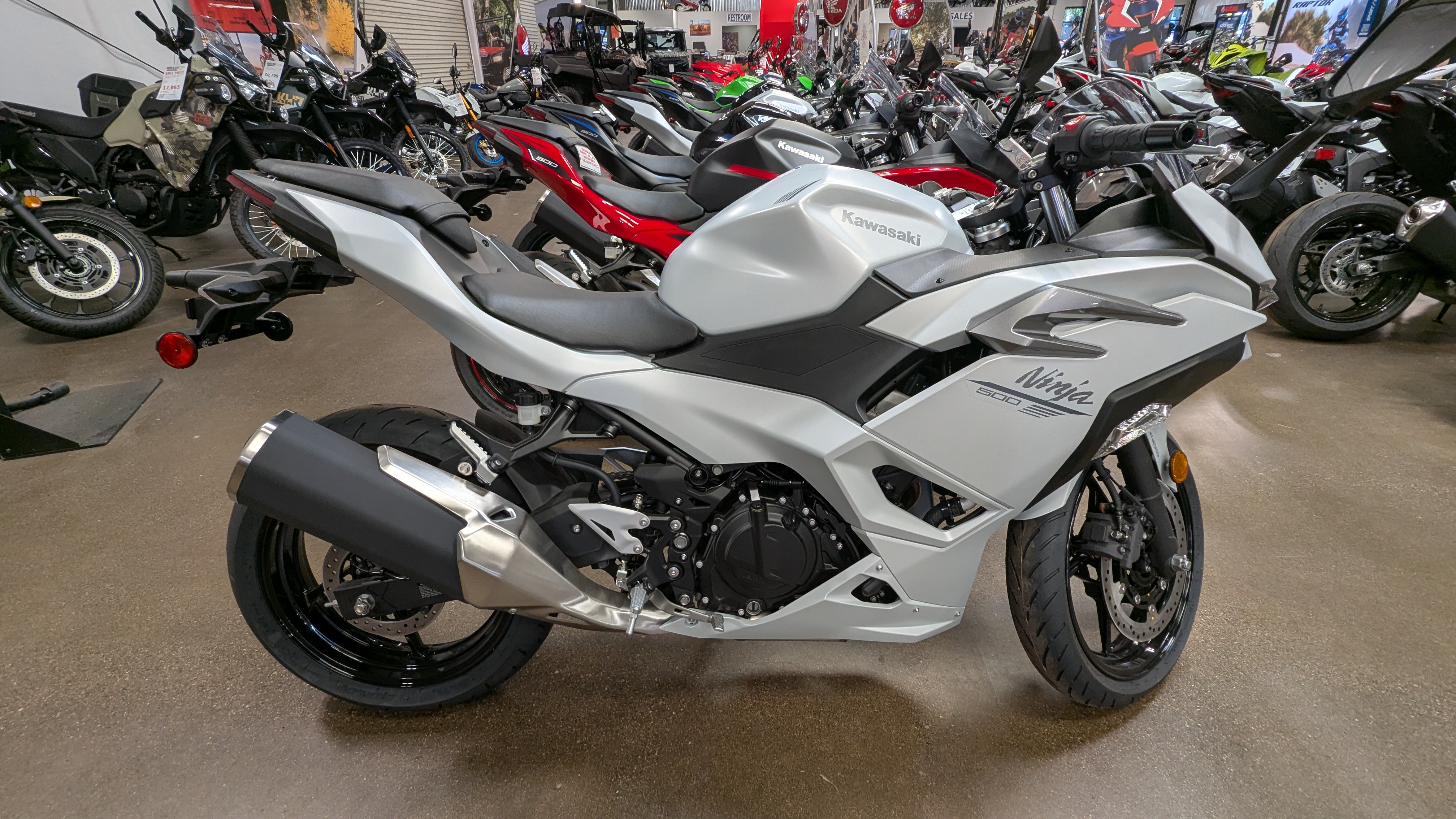 2025 Kawasaki NINJA 500 ABS