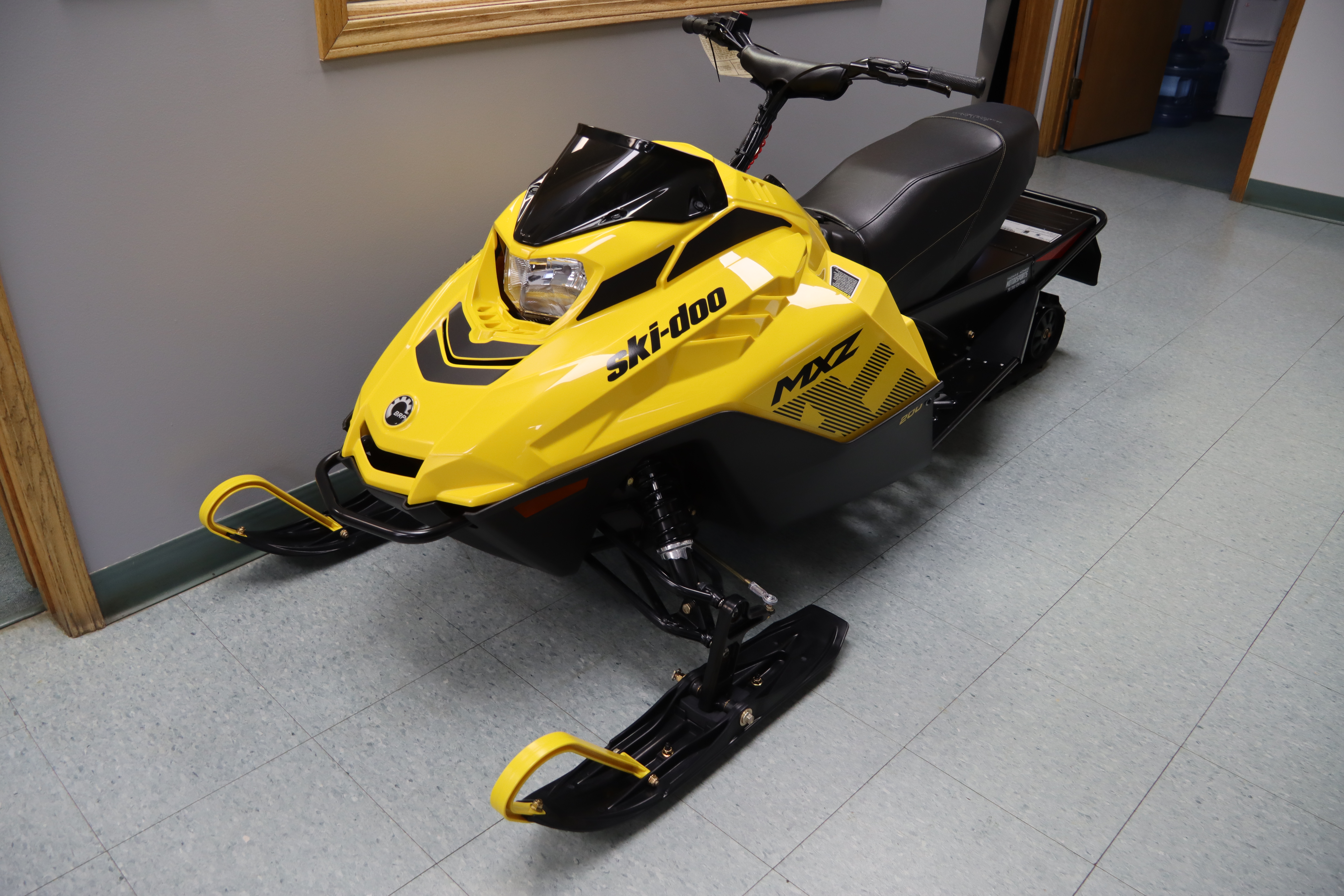 2025 Ski-Doo MXZ 200