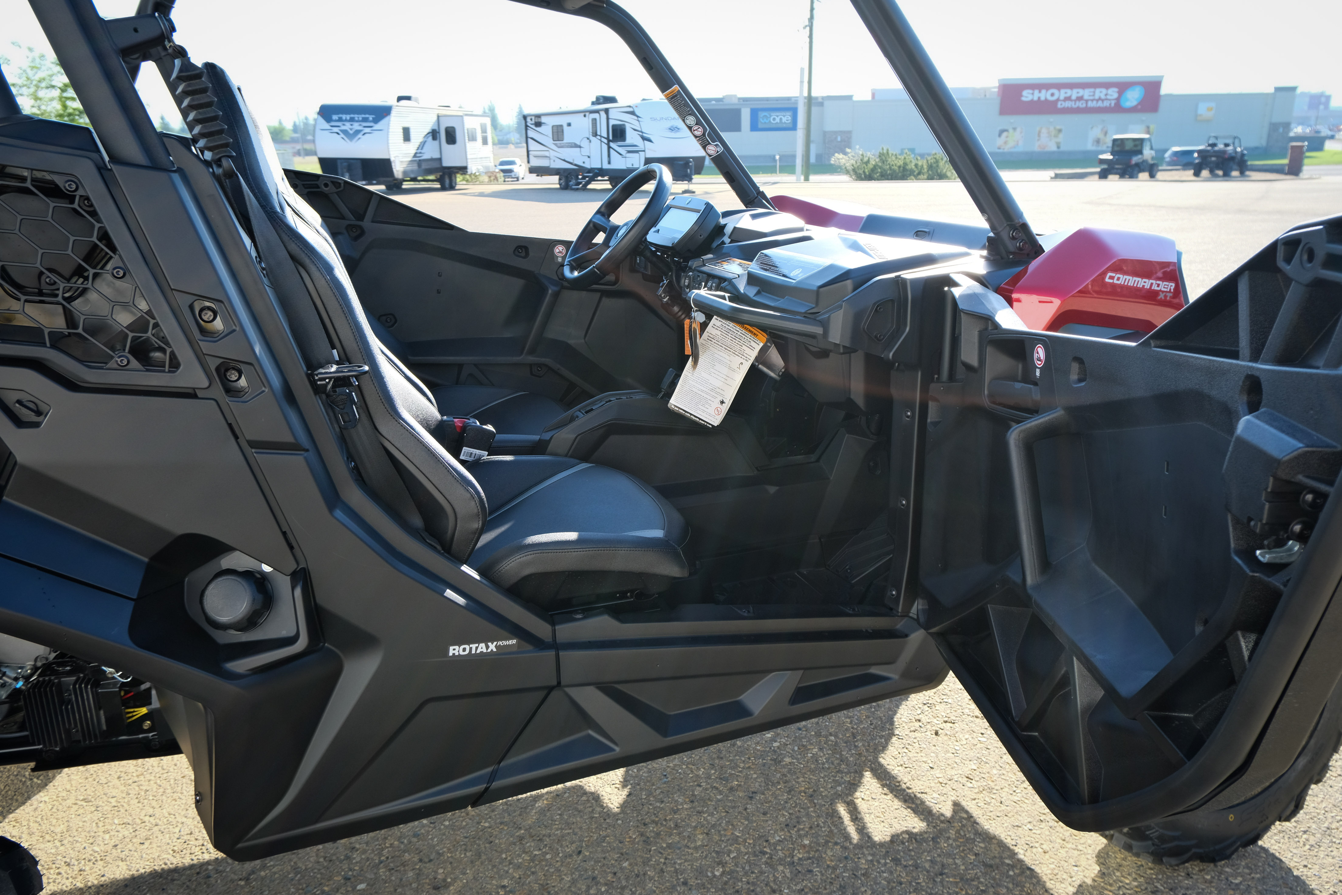 2025 Can-Am Commander XT 1000R - Photo 3