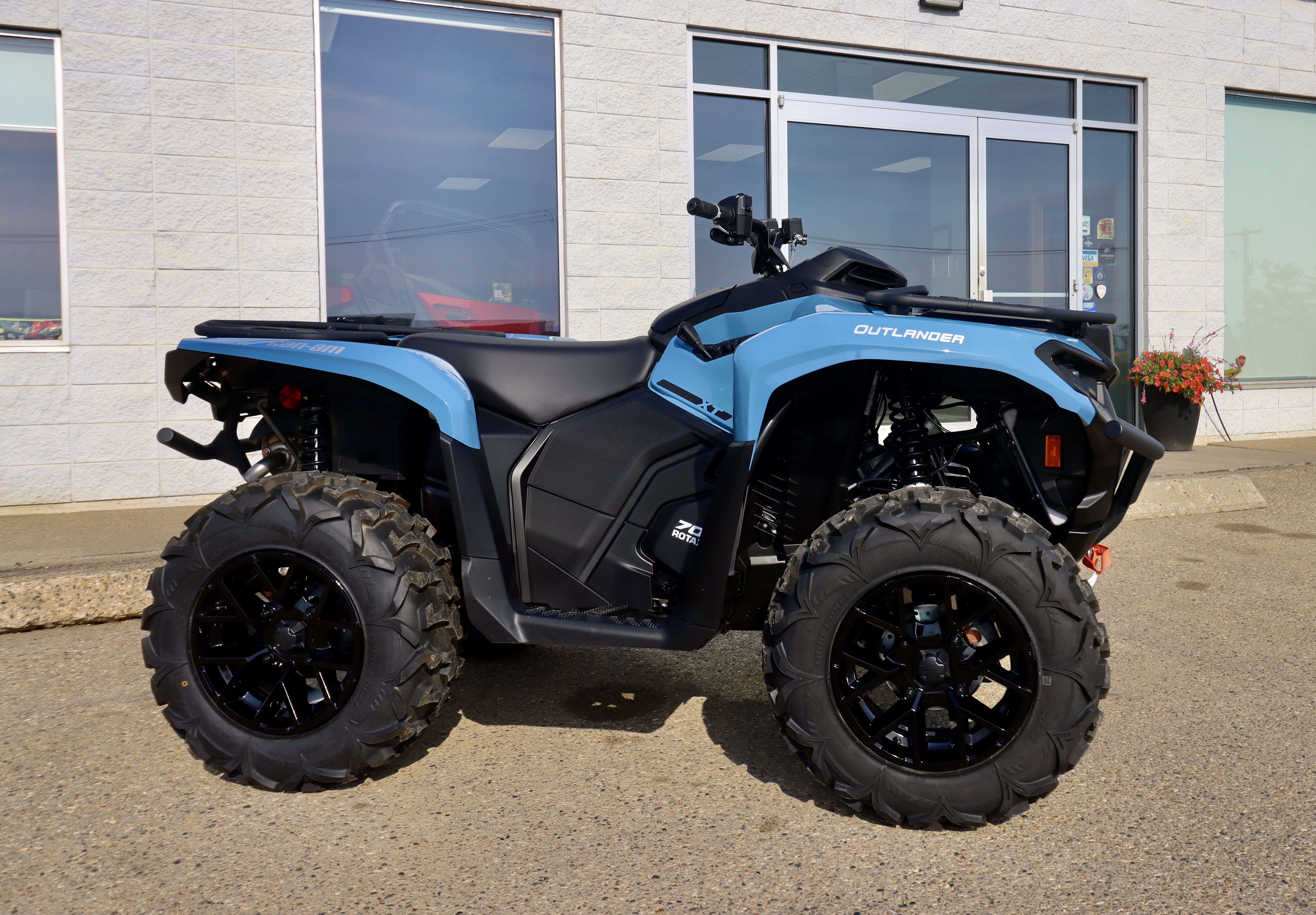 2025 Can-Am Outlander XT 700 - Photo 3