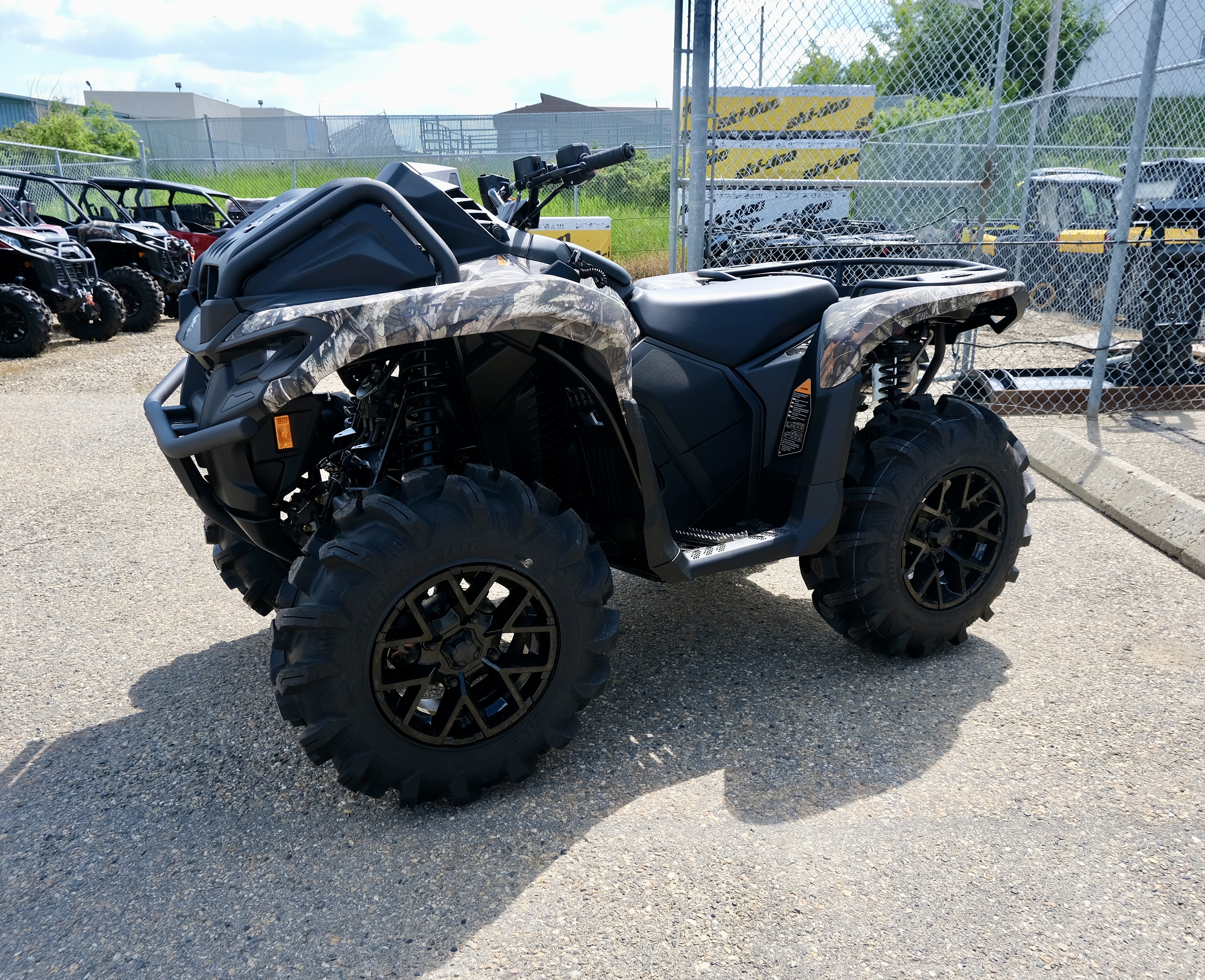 2025 Can-Am Outlander X mr 700 - Photo 2