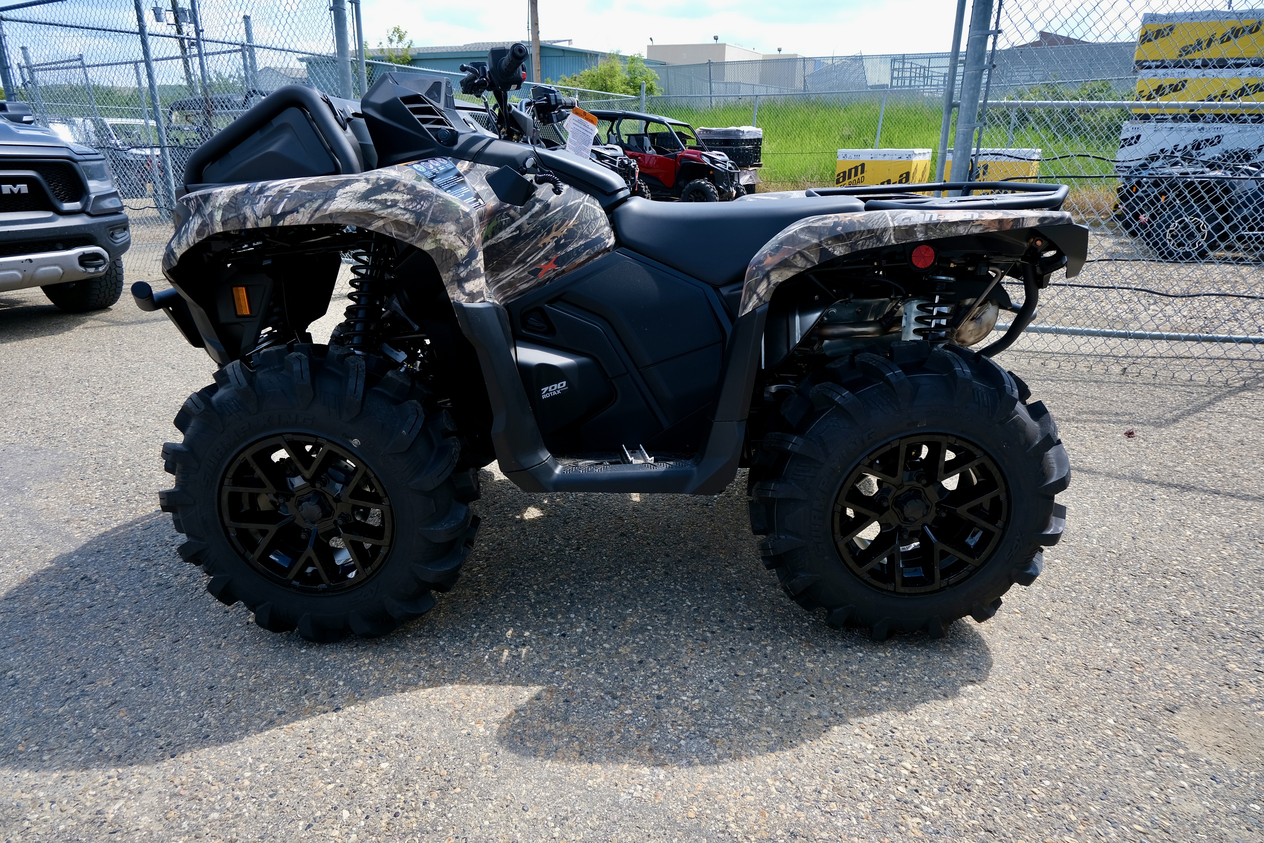 2025 Can-Am Outlander X mr 700 - Photo 6