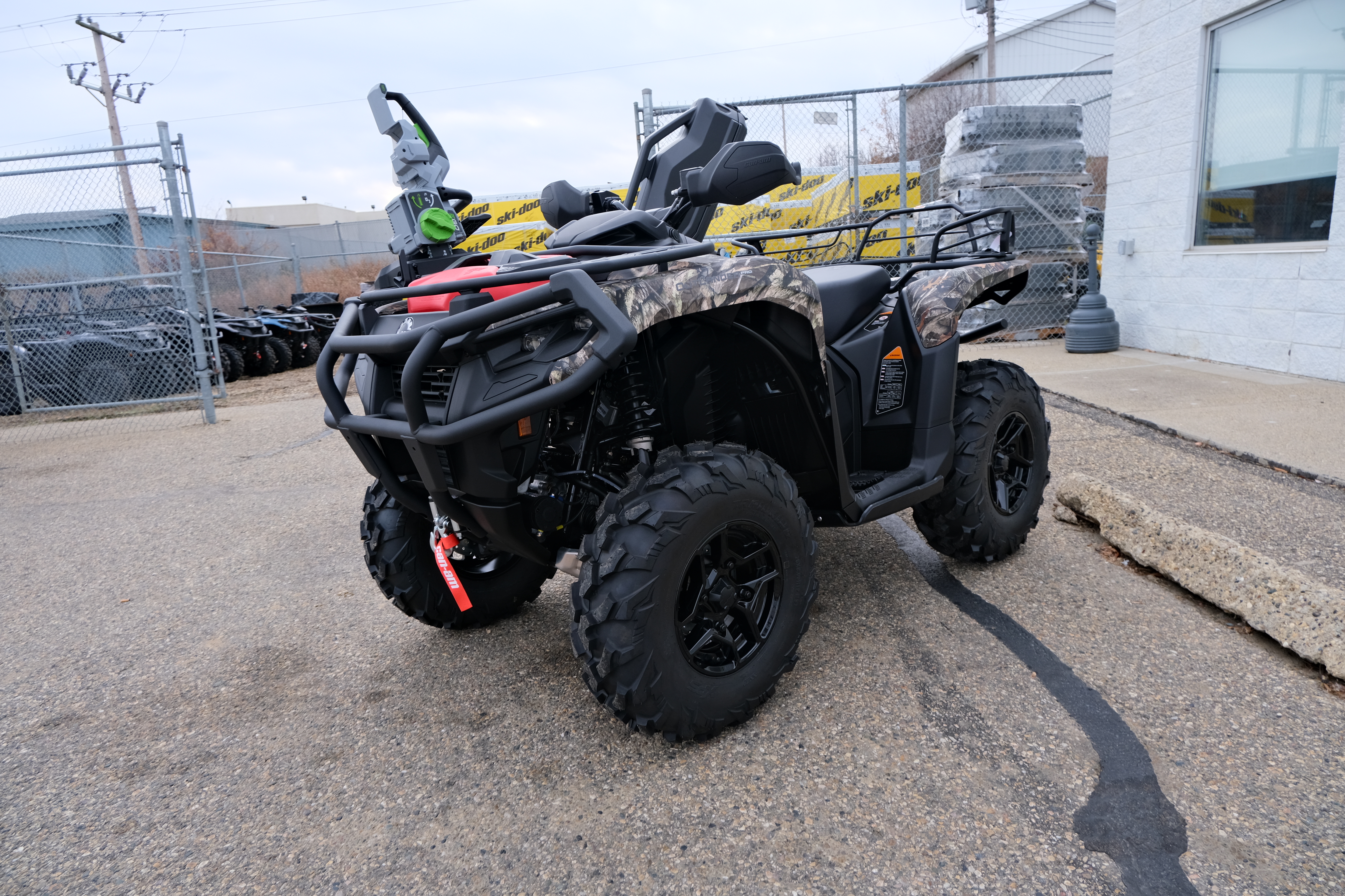 2025 Can-Am Outlander Pro Hunting Edition HD7