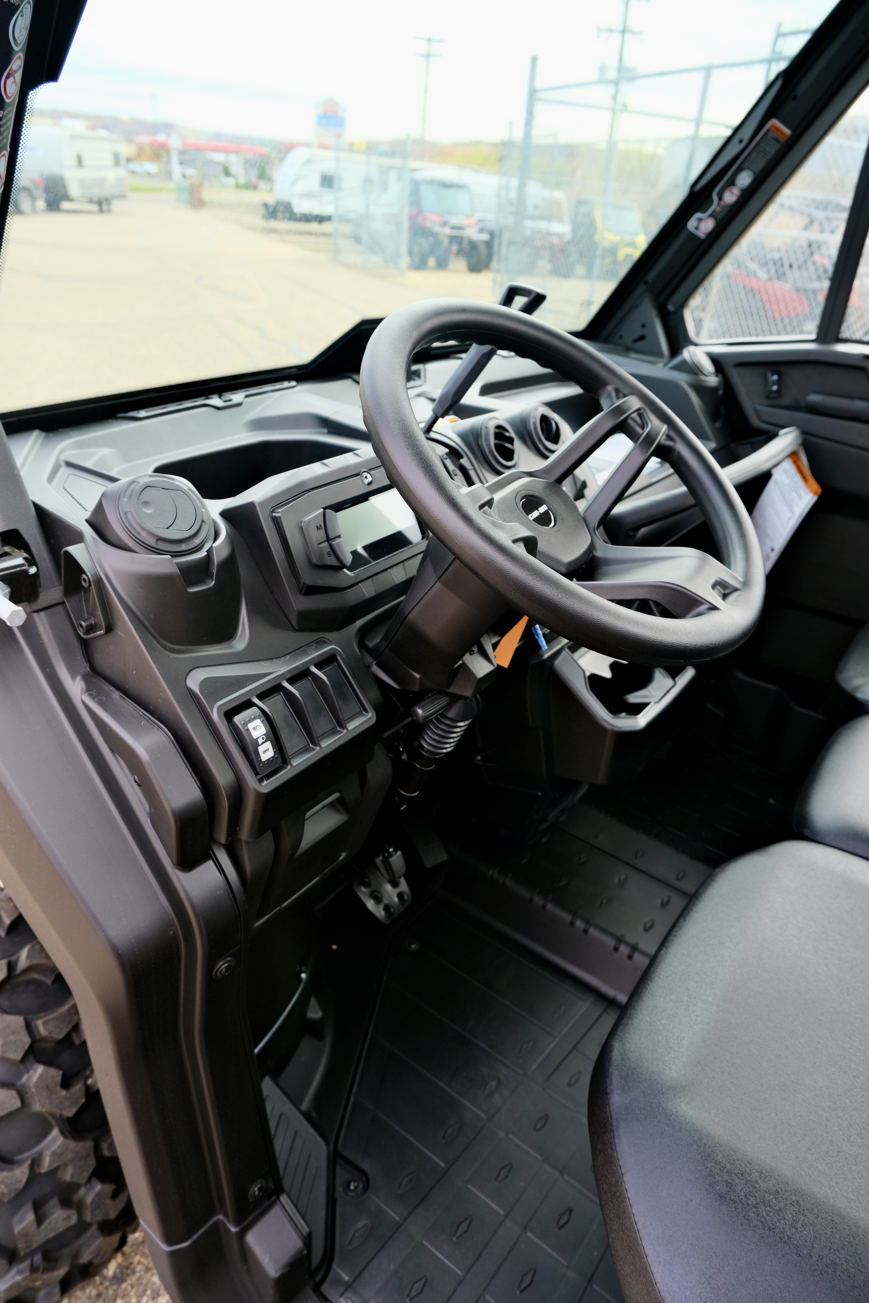 2026 Can-Am Defender DPS CAB HD9 - Photo 5
