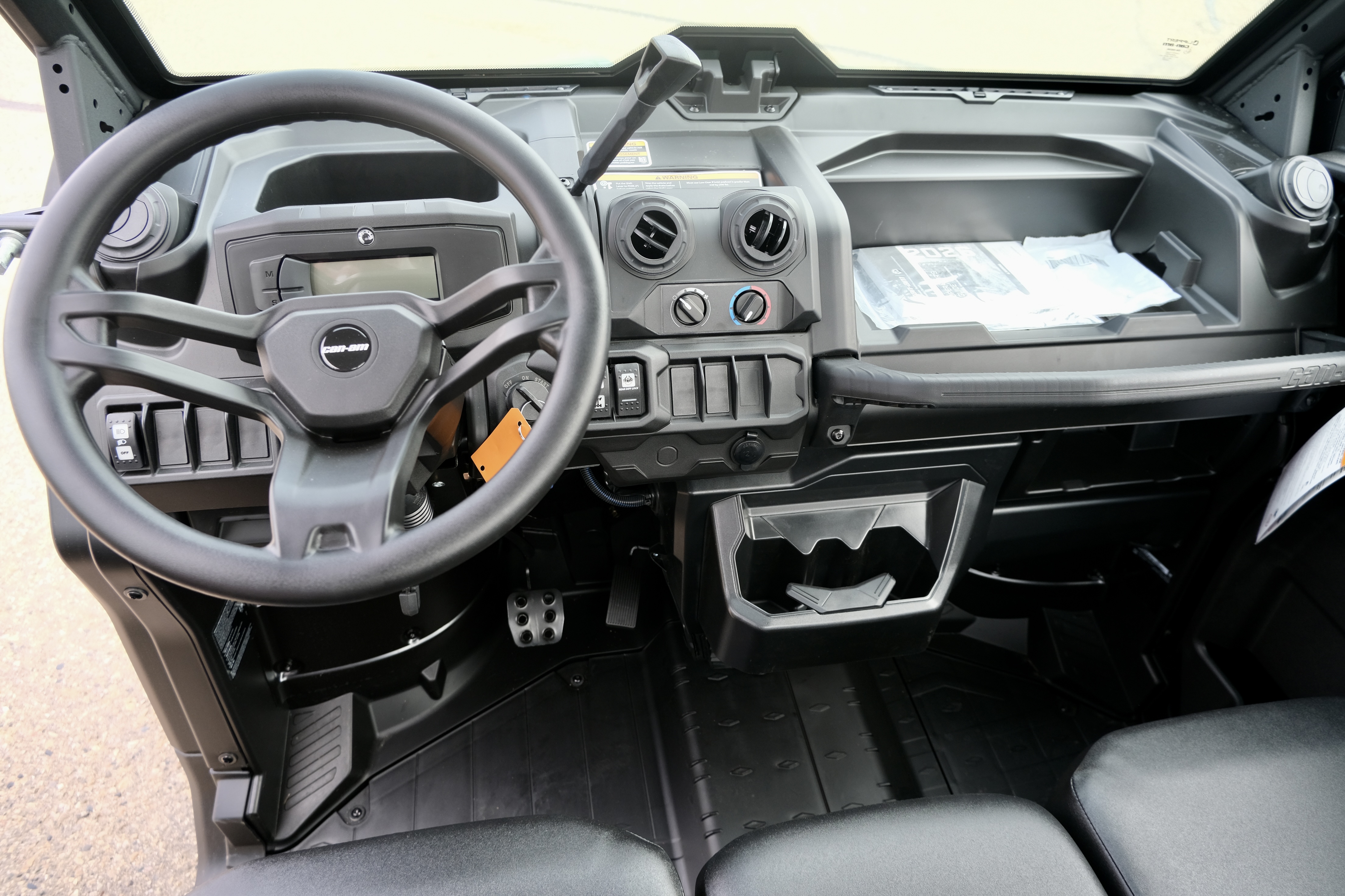 2026 Can-Am Defender DPS CAB HD9 - Photo 6